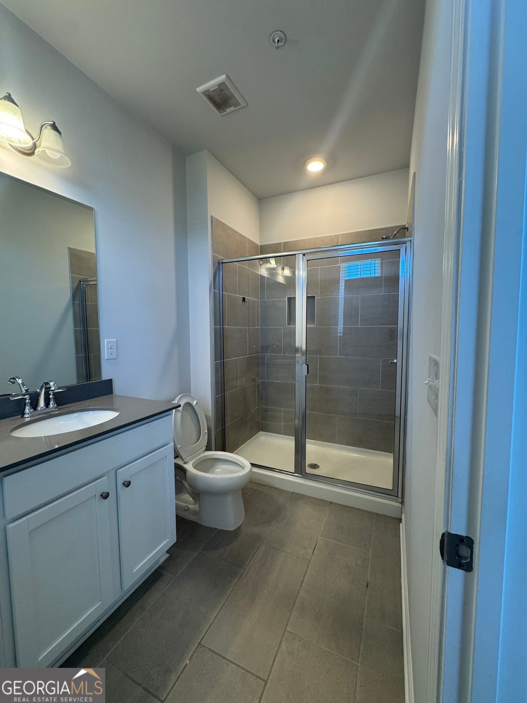 4 bedroom, 2.5 bathroom, 1,897 sq ft townhouse for sale at 225 Cobalt Drive, Fayetteville, GA 30214 — photo 8