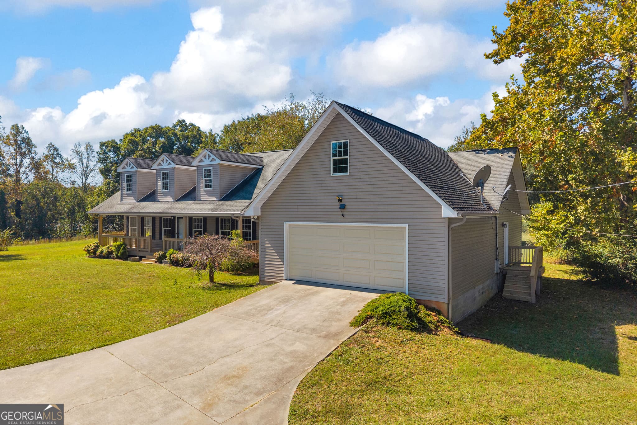 2 bedroom, 2.5 bathroom, 1,841 sq ft single family residence for sale at 1836 Mize Road, Toccoa, GA 30577 — photo 3