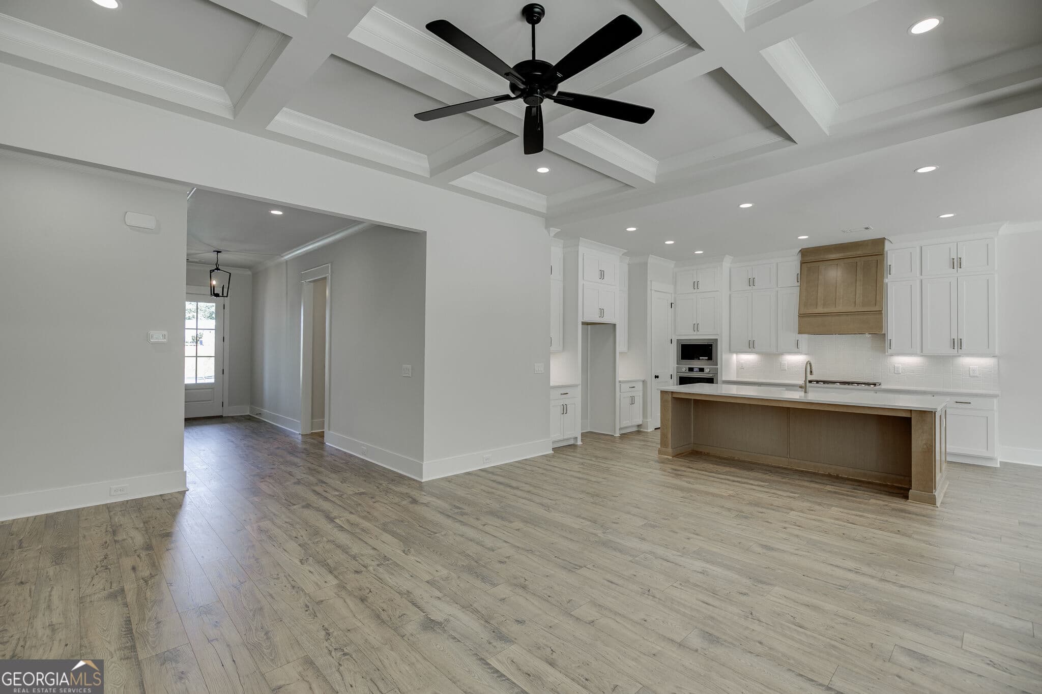 4 bedroom, 3 bathroom, 2,549 sq ft single family residence for sale at 357 Lake Vista Drive, Statham, GA 30666 — photo 9
