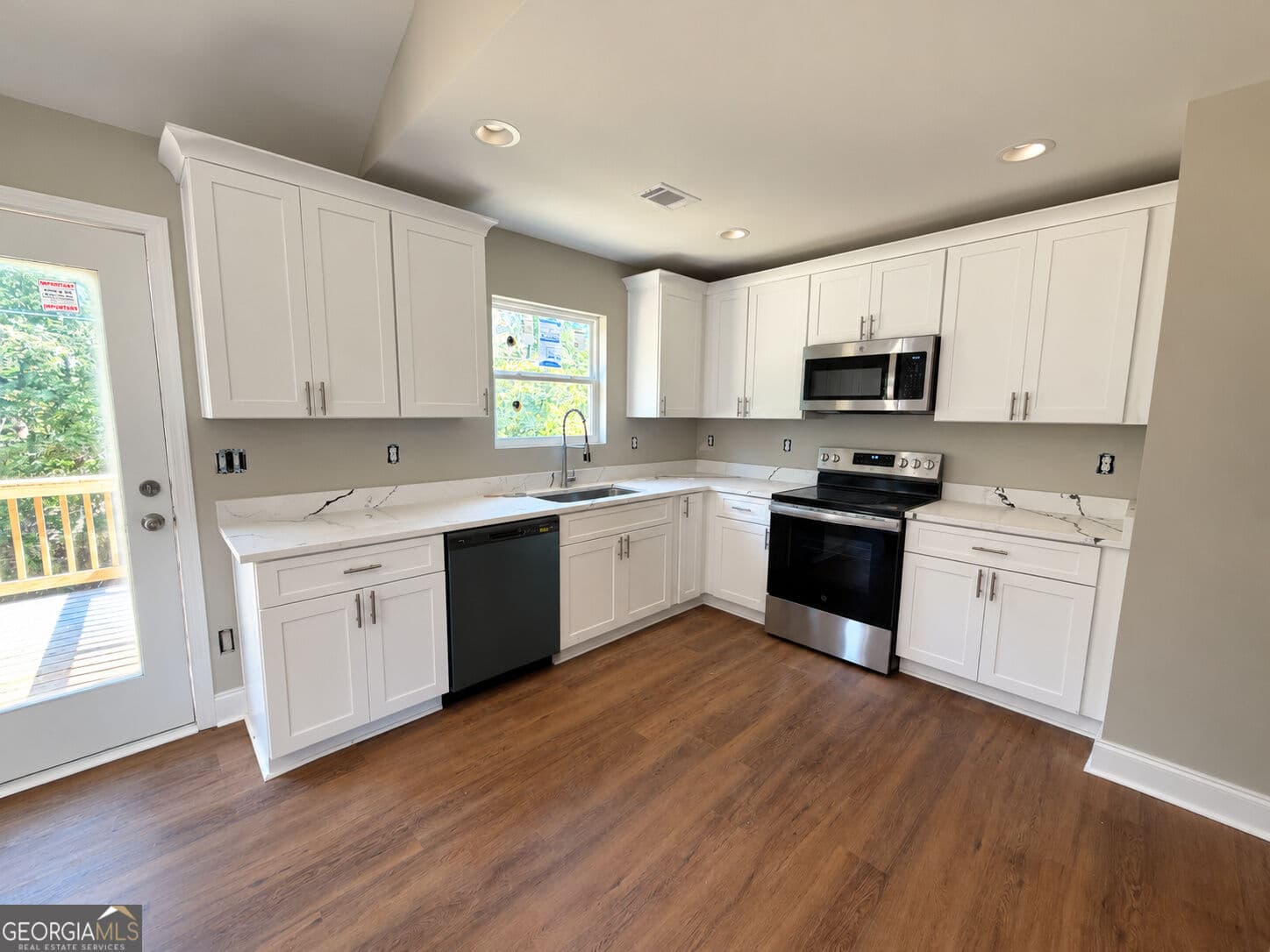 3 bedroom, 3 bathroom, 2,070 sq ft single family residence for sale at 380 Nancy Town Road, Mount Airy, GA 30563 — photo 7