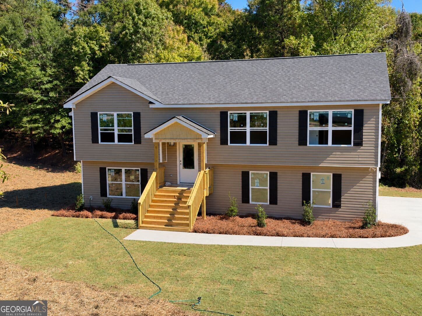 3 bedroom, 3 bathroom, 2,070 sq ft single family residence for sale at 380 Nancy Town Road, Mount Airy, GA 30563 — photo 1 of 20