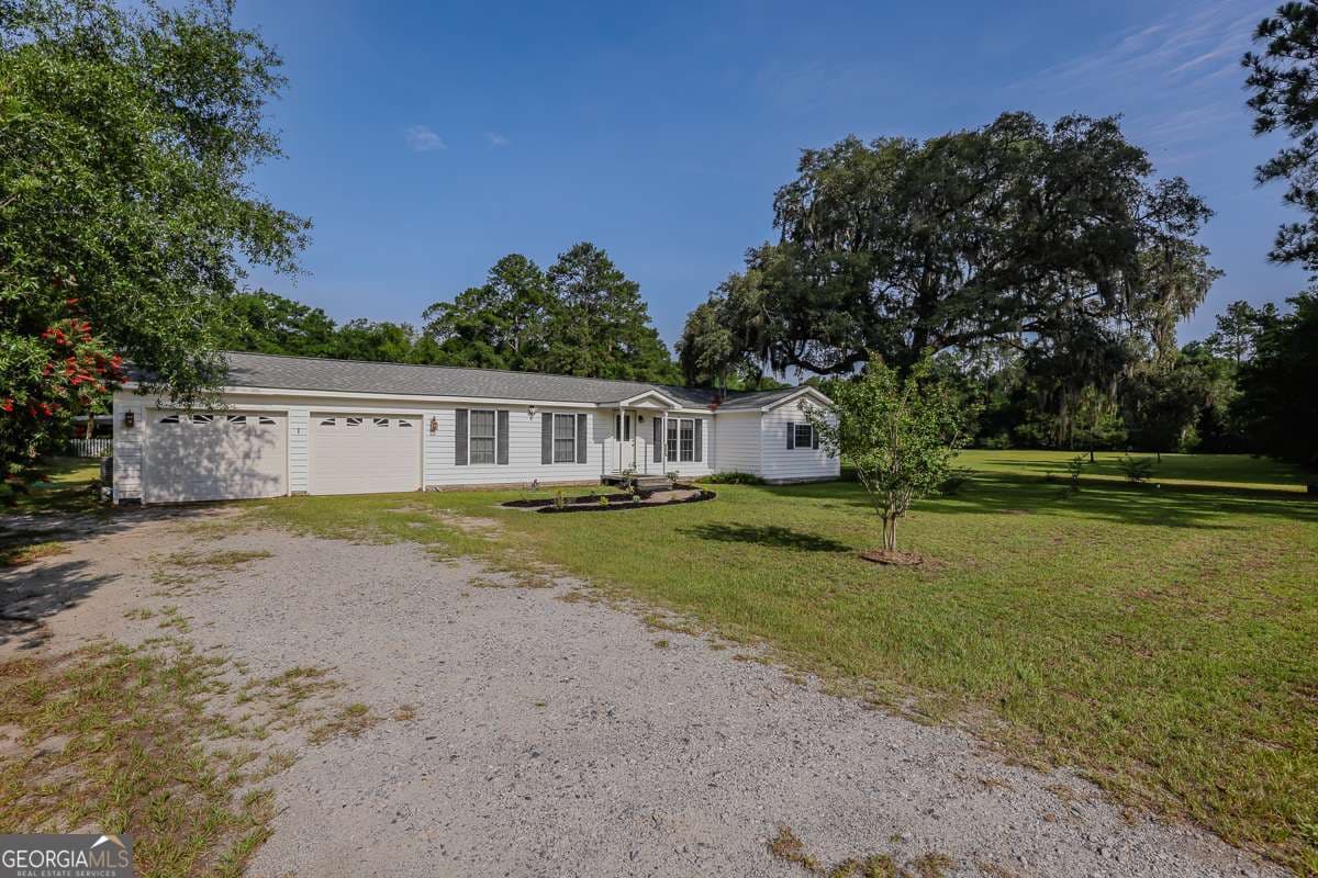 3 bedroom, 1.5 bathroom, 1,326 sq ft single family residence under contract at 1492 Sand Hill Road, Guyton, GA 31312 — photo 2