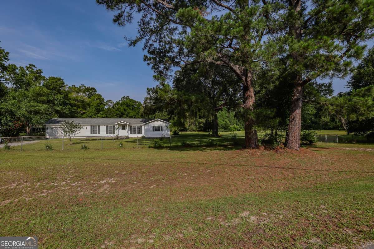 3 bedroom, 1.5 bathroom, 1,326 sq ft single family residence under contract at 1492 Sand Hill Road, Guyton, GA 31312 — photo 3