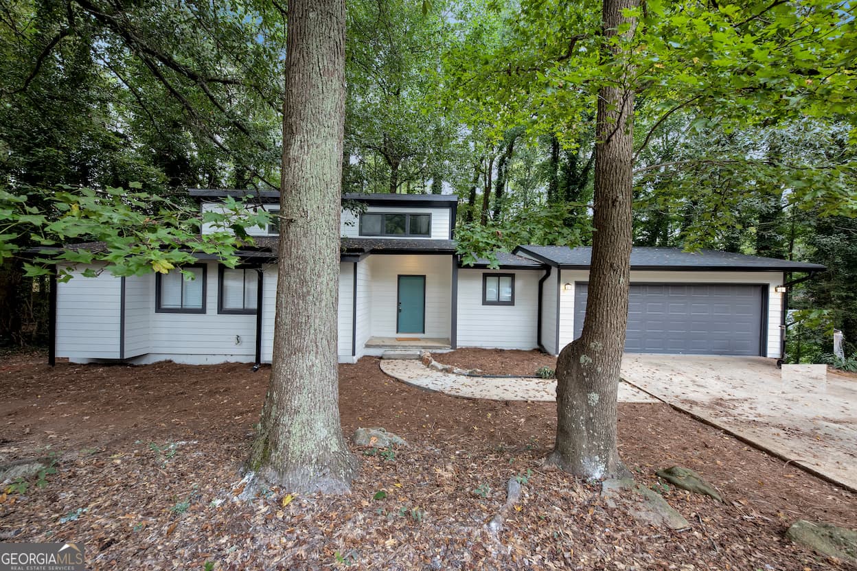 3 bedroom, 2 bathroom, 1,600 sq ft single family residence for rent at 85 Wilhelmina Drive, Ellenwood, GA 30294 for $4,900 a month — photo 3