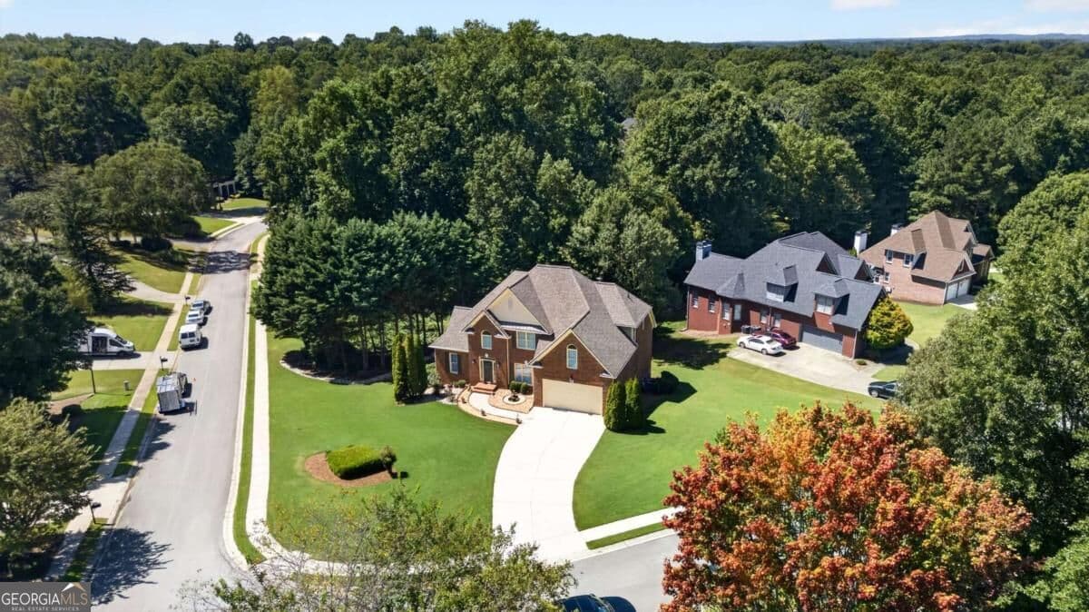 5 bedroom, 3 bathroom, 3,193 sq ft single family residence for sale at 5755 Shoals Drive, Buford, GA 30518 — photo 7