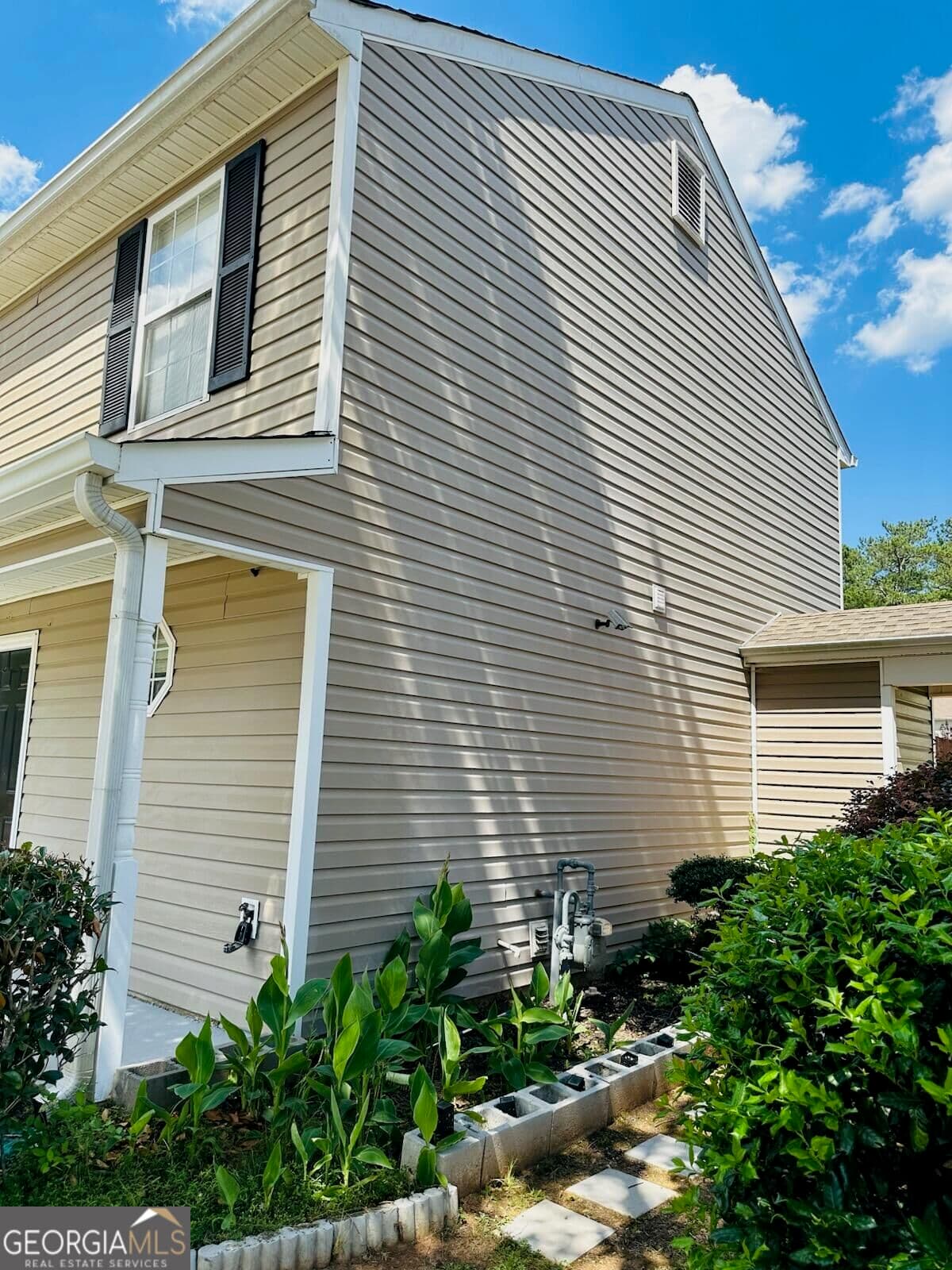2 bedroom, 2 bathroom, 1,151 sq ft townhouse for sale at 338 Goldenrod Drive, Stockbridge, GA 30281 — photo 2