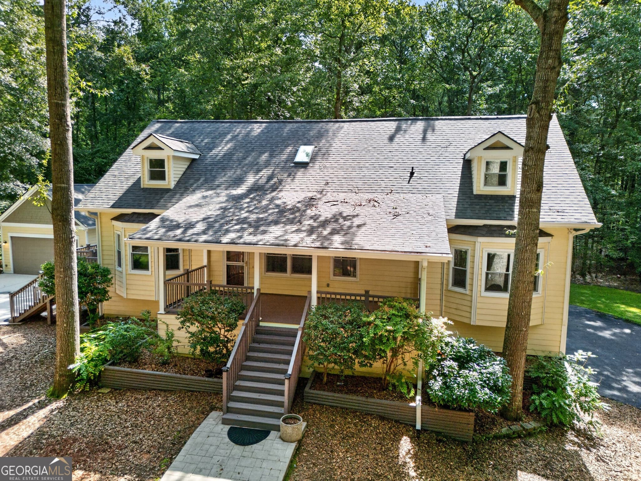4 bedroom, 3.5 bathroom, 3,797 sq ft single family residence for sale at 121 Broom Boulevard, Fayetteville, GA 30215 — photo 1 of 70