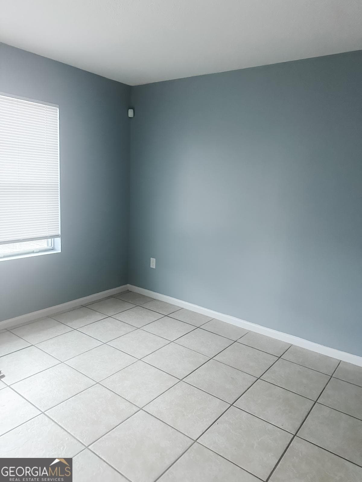2 bedroom, 2.5 bathroom, 1,224 sq ft condominium for sale at 1100 Pineland Avenue APT 2D, Hinesville, GA 31313 — photo 2