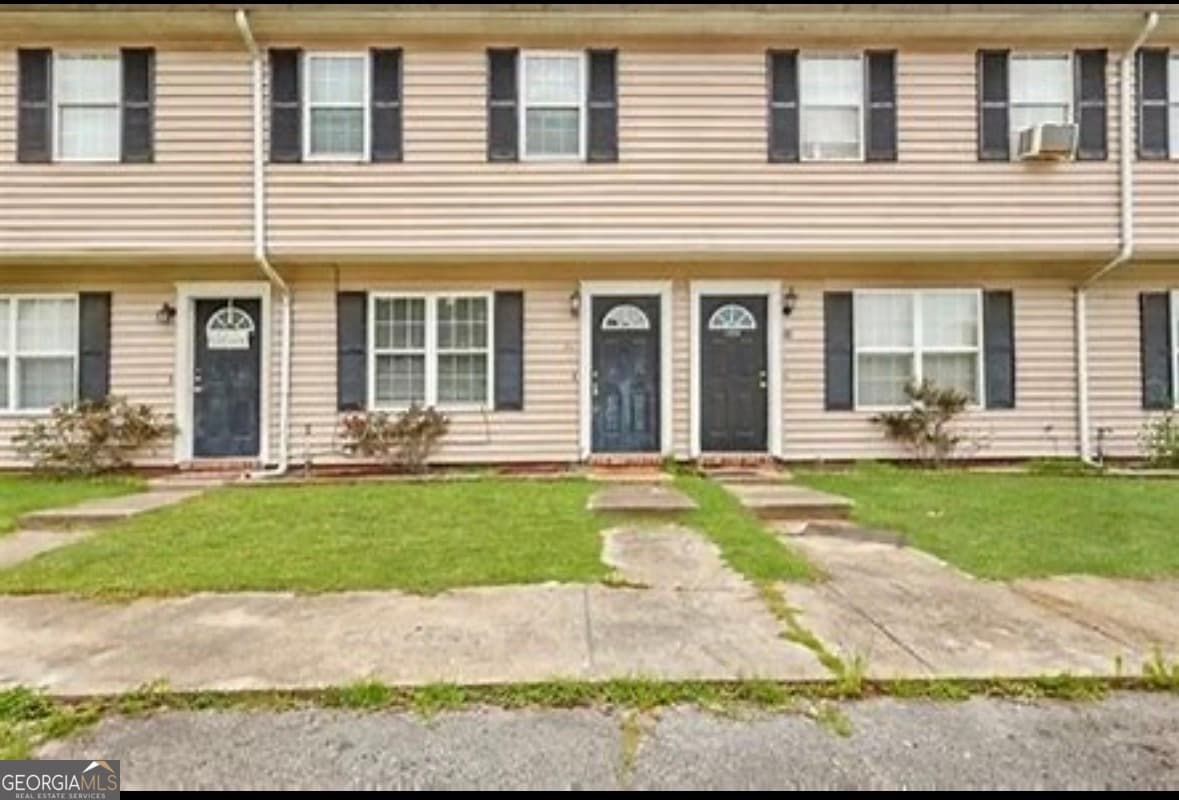 2 bedroom, 2.5 bathroom, 1,224 sq ft condominium for sale at 1100 Pineland Avenue APT 2D, Hinesville, GA 31313