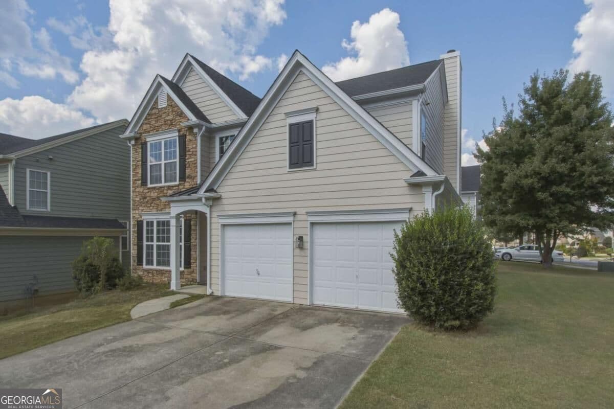 4 bedroom, 2.5 bathroom, 1,983 sq ft single family residence for rent at 3525 Moor Point, Cumming, GA 30040 for $2,350 a month — photo 4