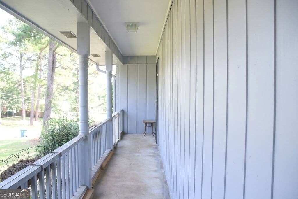 6 bedroom, 4 bathroom, 2,548 sq ft single family residence for sale at 2588 Kings Way, Lawrenceville, GA 30044 — photo 3