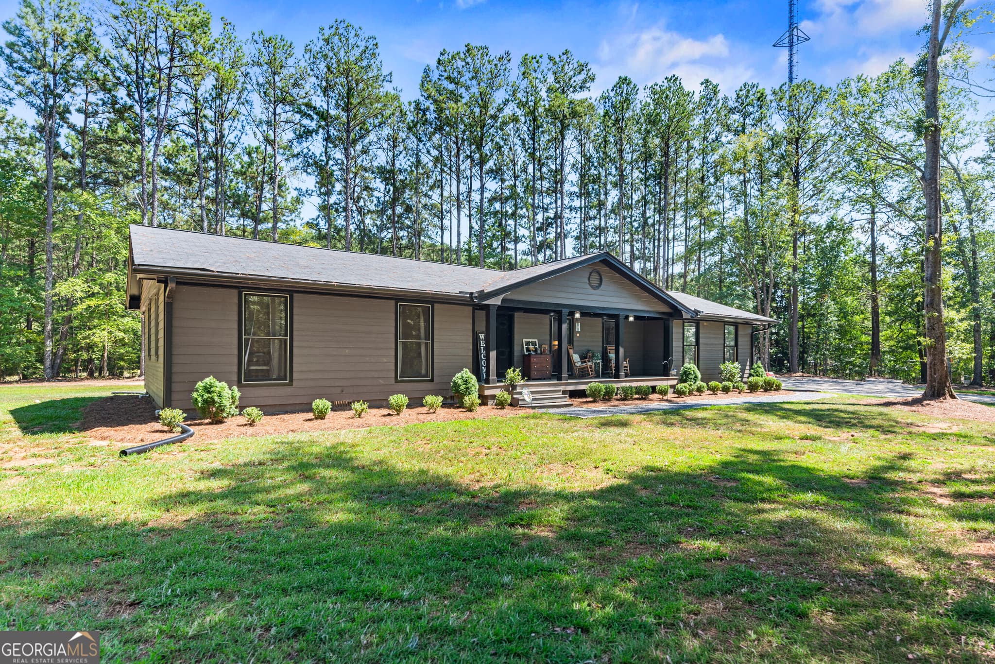 3 bedroom, 2 bathroom, 1,433 sq ft single family residence for sale at 299 Hwy 11, Monroe, GA 30655 — photo 2