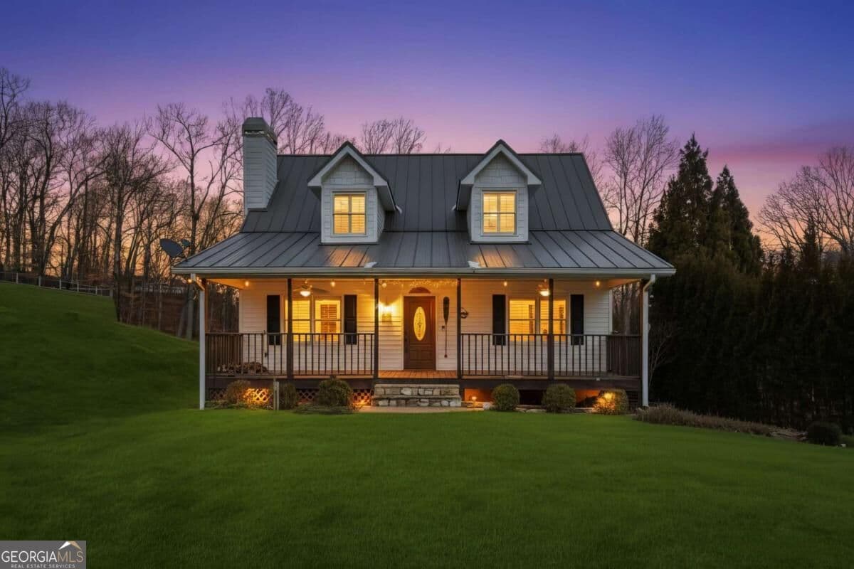 3 bedroom, 2 bathroom, 1,588 sq ft single family residence for sale at 681 Chestatee Point, Dawsonville, GA 30534 — photo 1 of 50