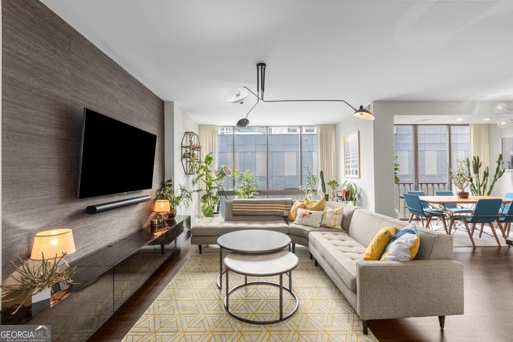 2 bedroom, 2 bathroom, 1,460 sq ft condominium for sale at 145 15th Street APT 826, Atlanta, GA 30309 — photo 1 of 40