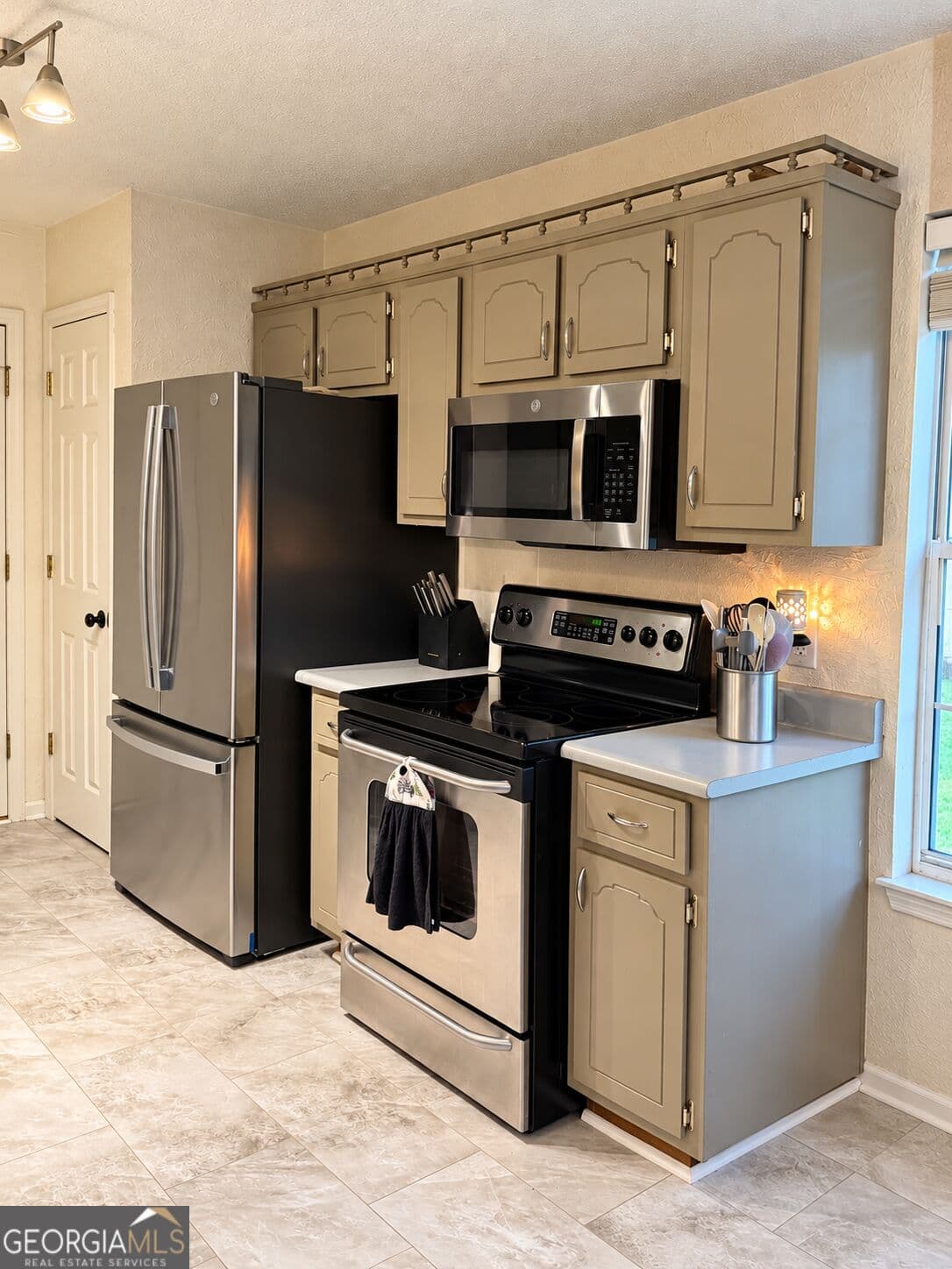 3 bedroom, 2 bathroom, 1,250 sq ft single family residence for rent at 103 Clinton Court, St. Marys, GA 31558 for $1,950 a month — photo 7