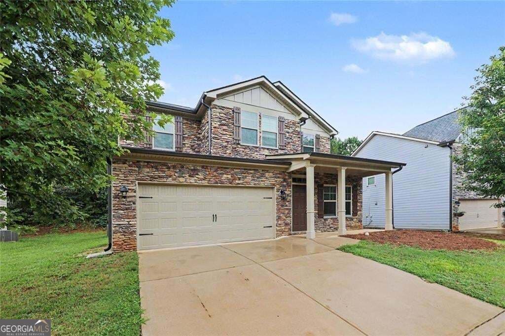 4 bedroom, 2.5 bathroom, 2,344 sq ft single family residence for sale at 316 Trae Court, Hampton, GA 30228 — photo 2