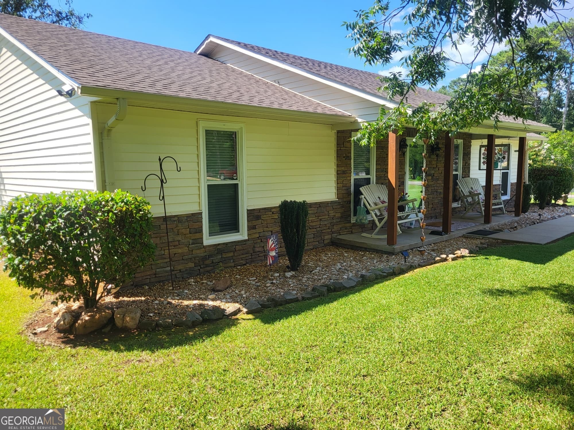 4 bedroom, 4 bathroom, 2,812 sq ft single family residence for sale at 3904 34th Street, Lanett, AL 36863 — photo 2