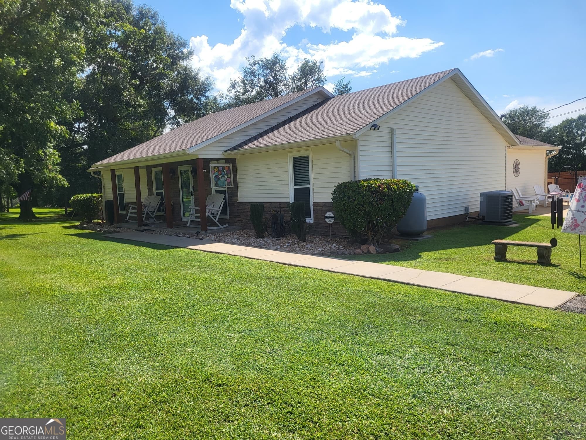 4 bedroom, 4 bathroom, 2,812 sq ft single family residence for sale at 3904 34th Street, Lanett, AL 36863 — photo 3
