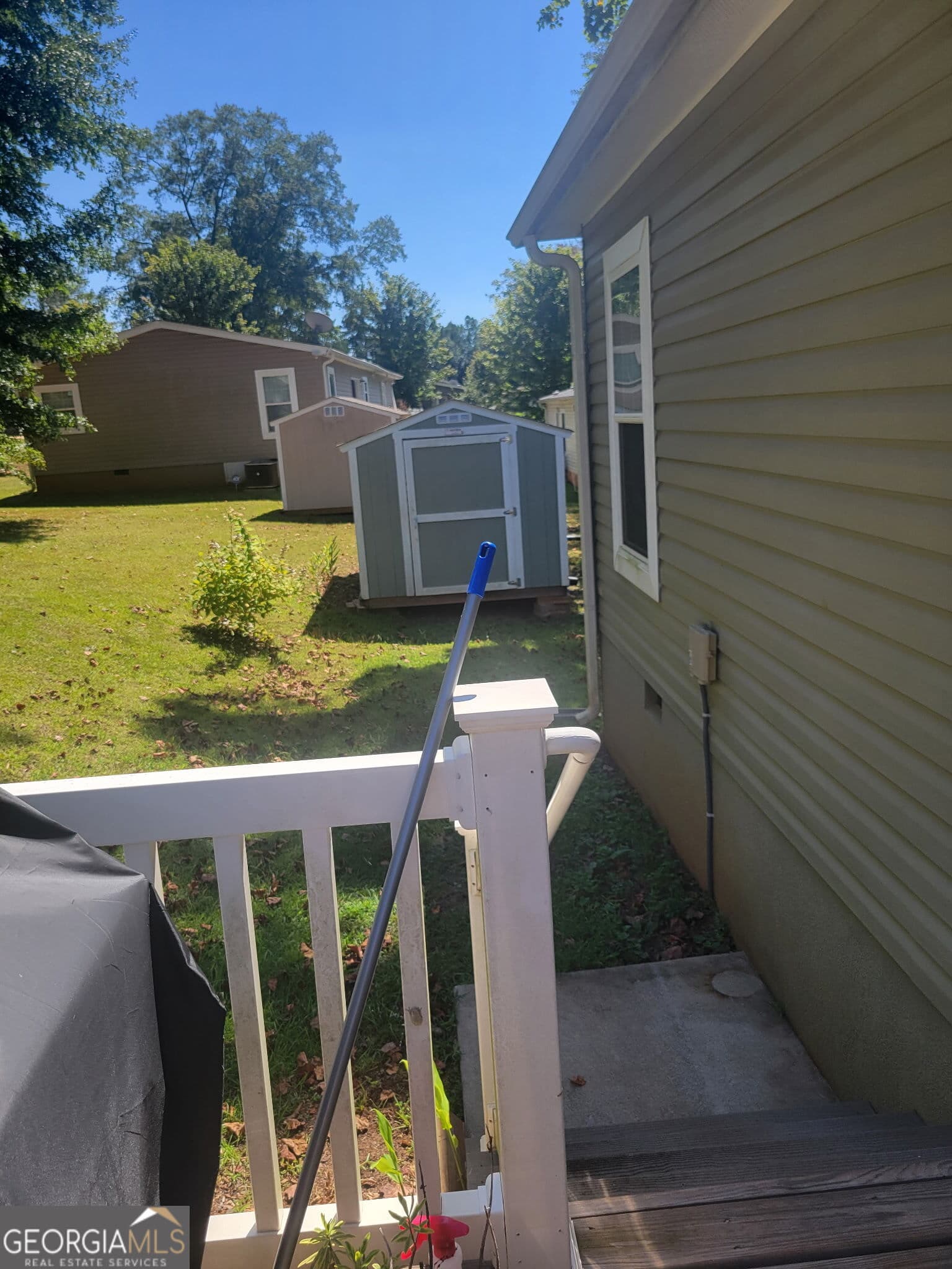 3 bedroom, 2 bathroom, 1,510 sq ft manufactured home,single family residence for sale at 14 Redwood Circle, Newnan, GA 30263 — photo 6