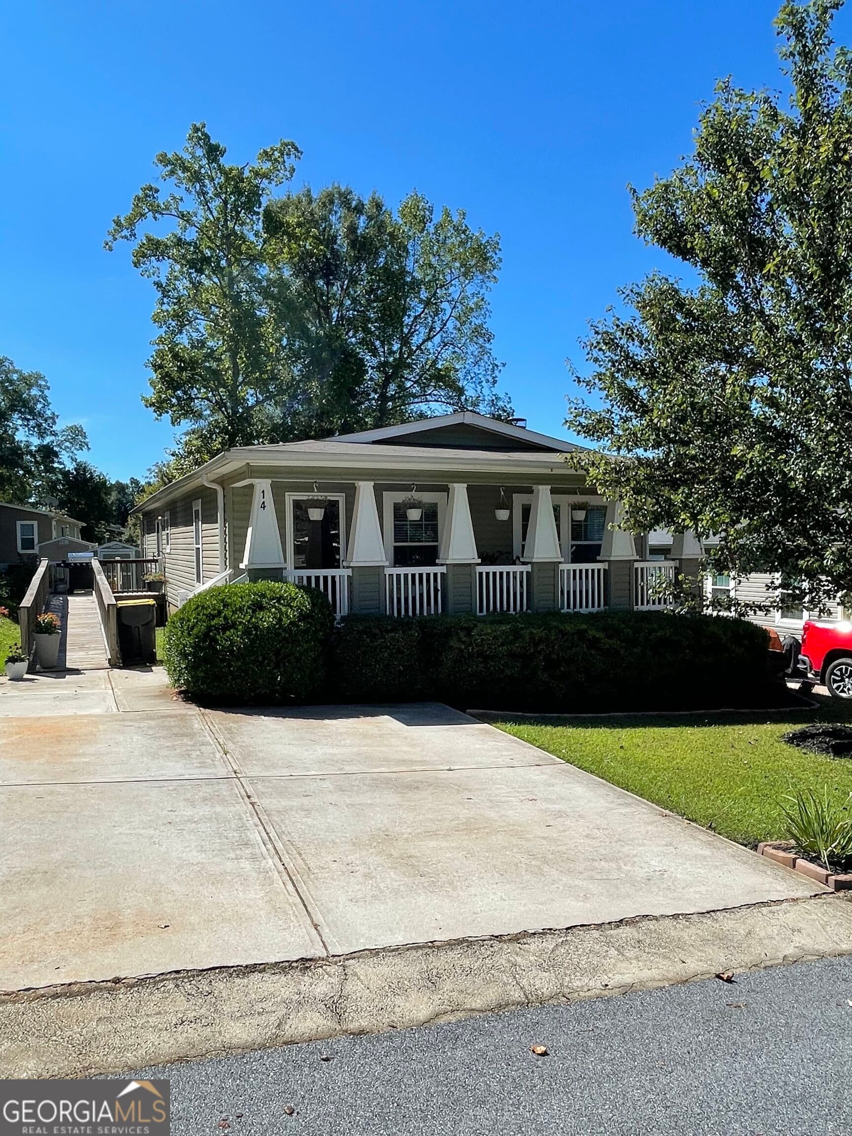3 bedroom, 2 bathroom, 1,510 sq ft manufactured home,single family residence for sale at 14 Redwood Circle, Newnan, GA 30263