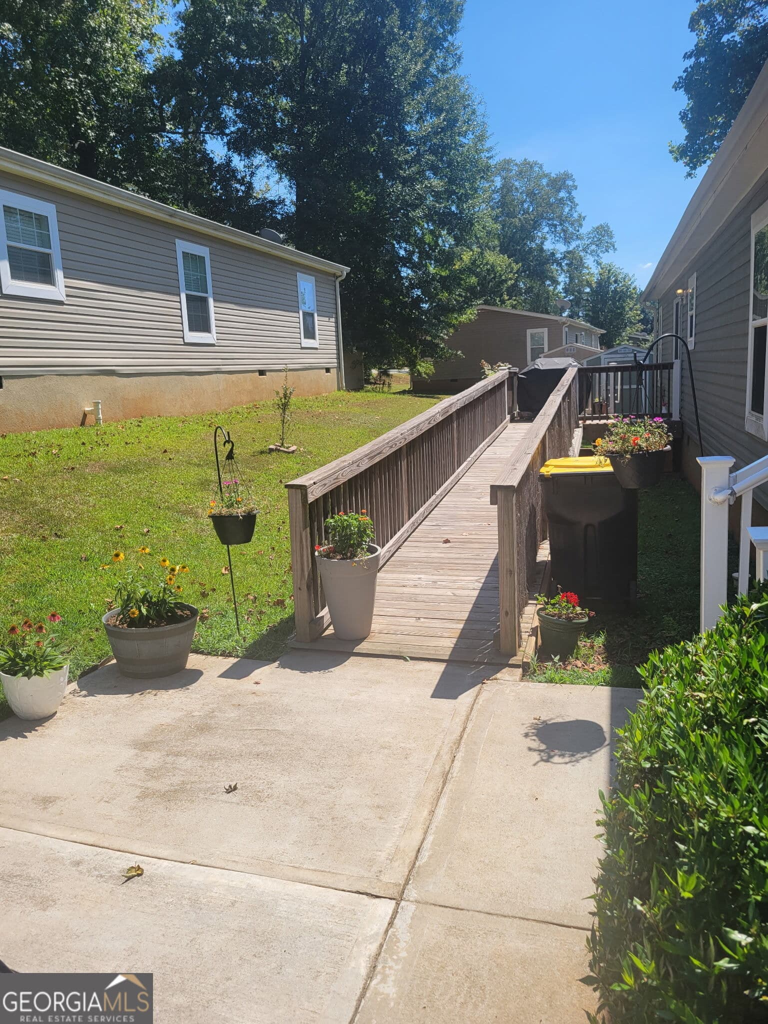 3 bedroom, 2 bathroom, 1,510 sq ft manufactured home,single family residence for sale at 14 Redwood Circle, Newnan, GA 30263 — photo 4