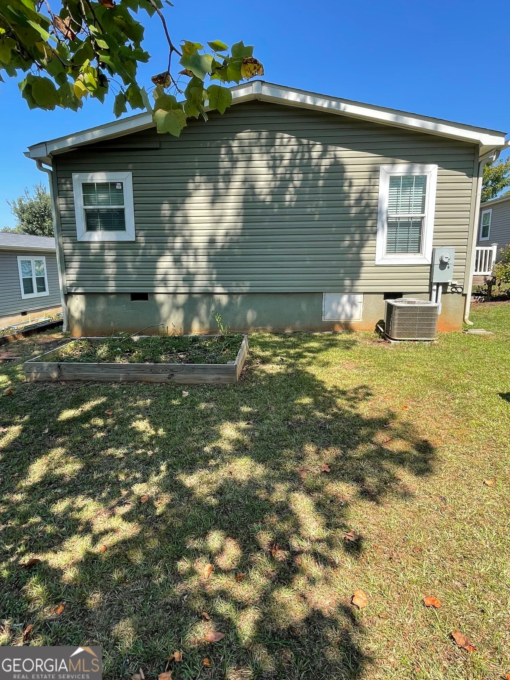 3 bedroom, 2 bathroom, 1,510 sq ft manufactured home,single family residence for sale at 14 Redwood Circle, Newnan, GA 30263 — photo 8