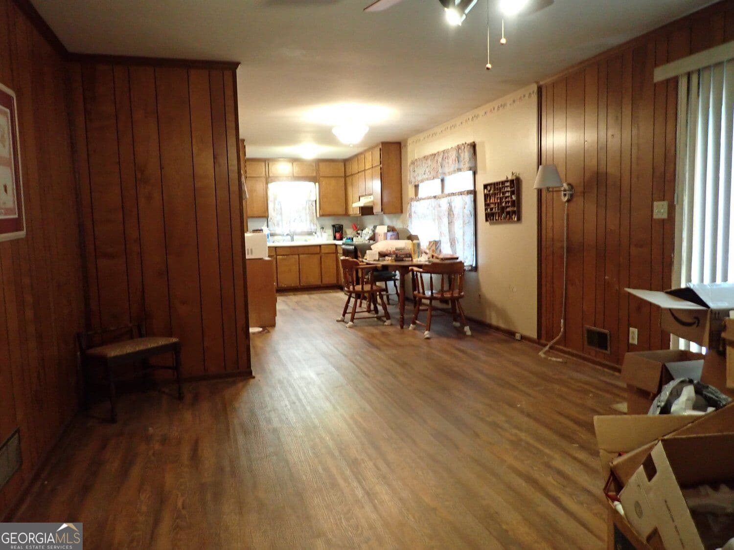 3 bedroom, 2 bathroom, 1,289 sq ft single family residence for sale at 8295 Valley Stream Drive, Jonesboro, GA 30236 — photo 3