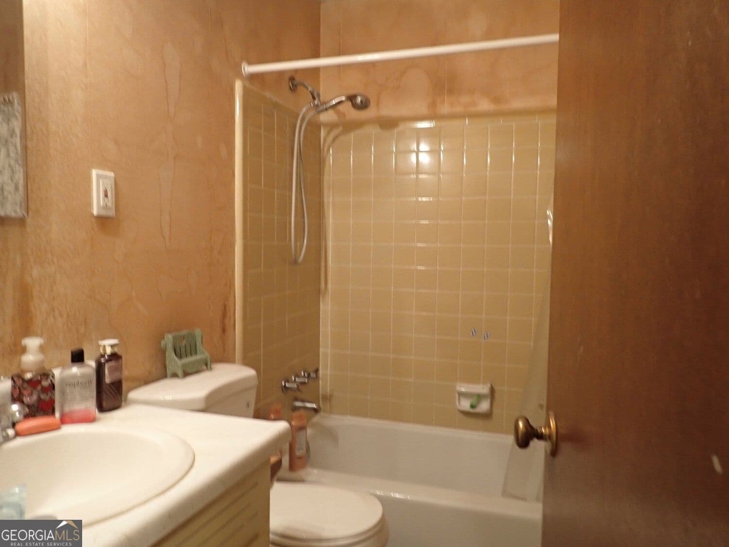 3 bedroom, 2 bathroom, 1,289 sq ft single family residence for sale at 8295 Valley Stream Drive, Jonesboro, GA 30236 — photo 9