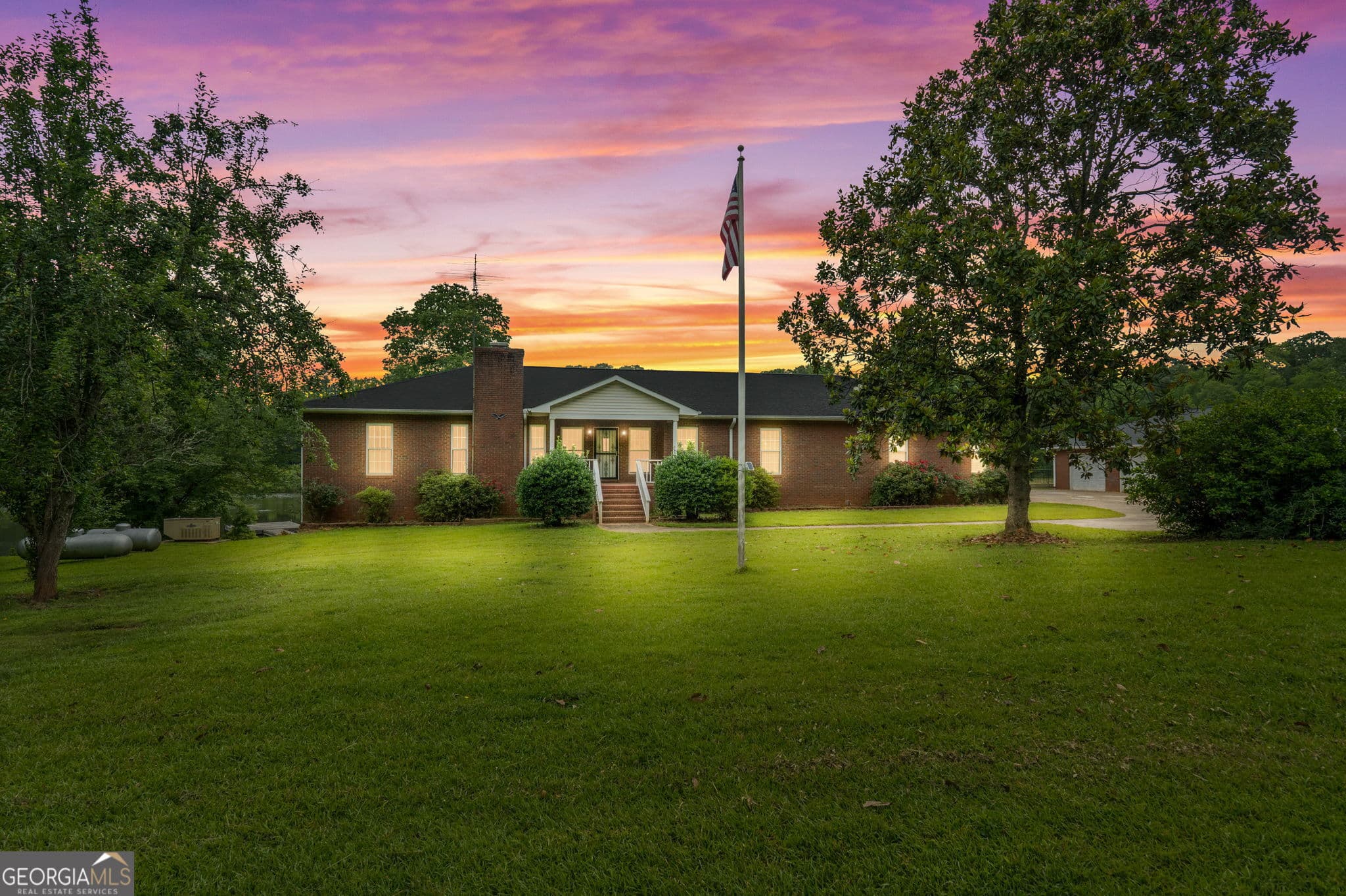 3 bedroom, 2 bathroom, 2,394 sq ft single family residence for sale at 394 Hunter Road, Griffin, GA 30224 — photo 1 of 54