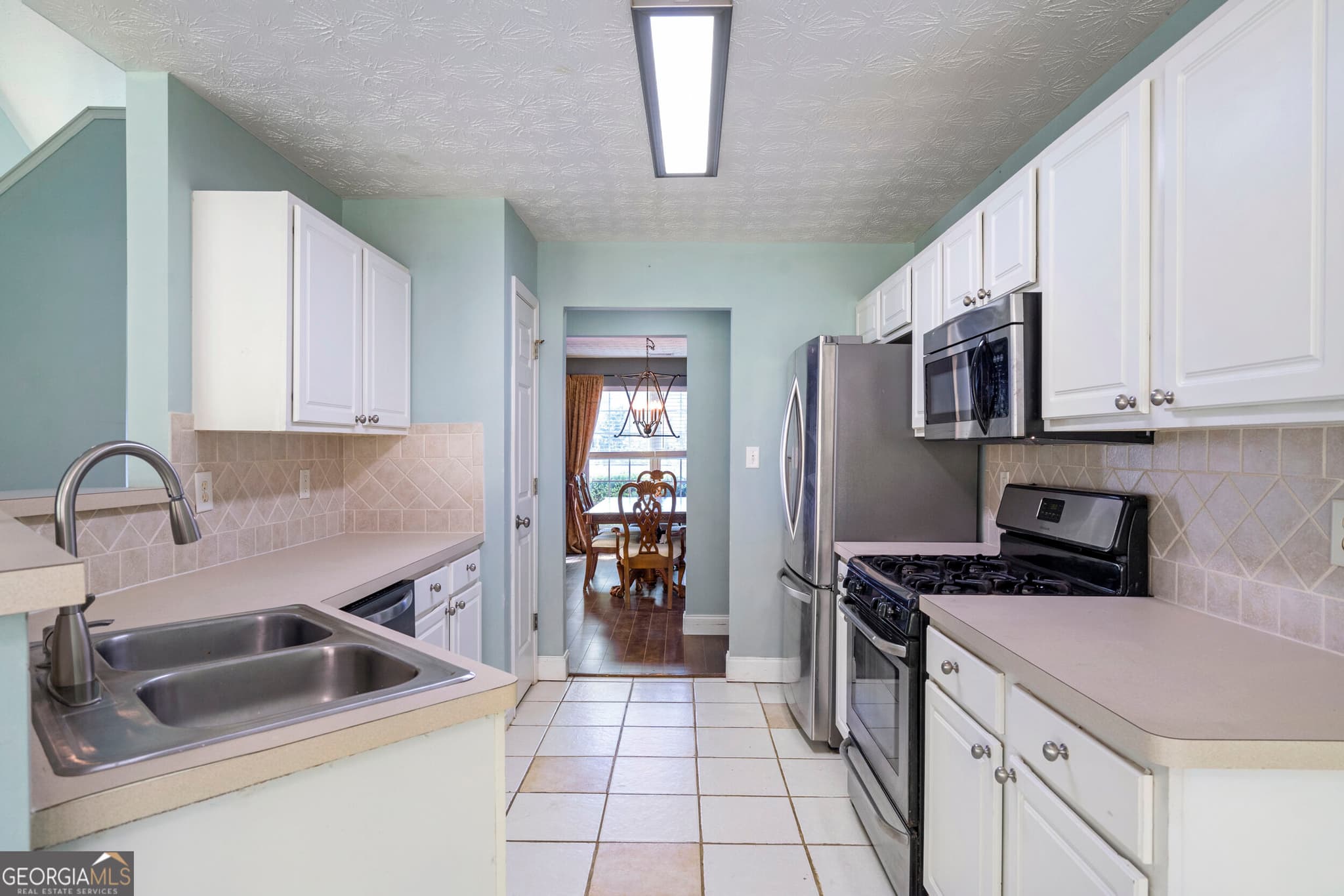 3 bedroom, 2 bathroom, 1,726 sq ft single family residence for sale at 4238 Riviere Point, Gainesville, GA 30507 — photo 7