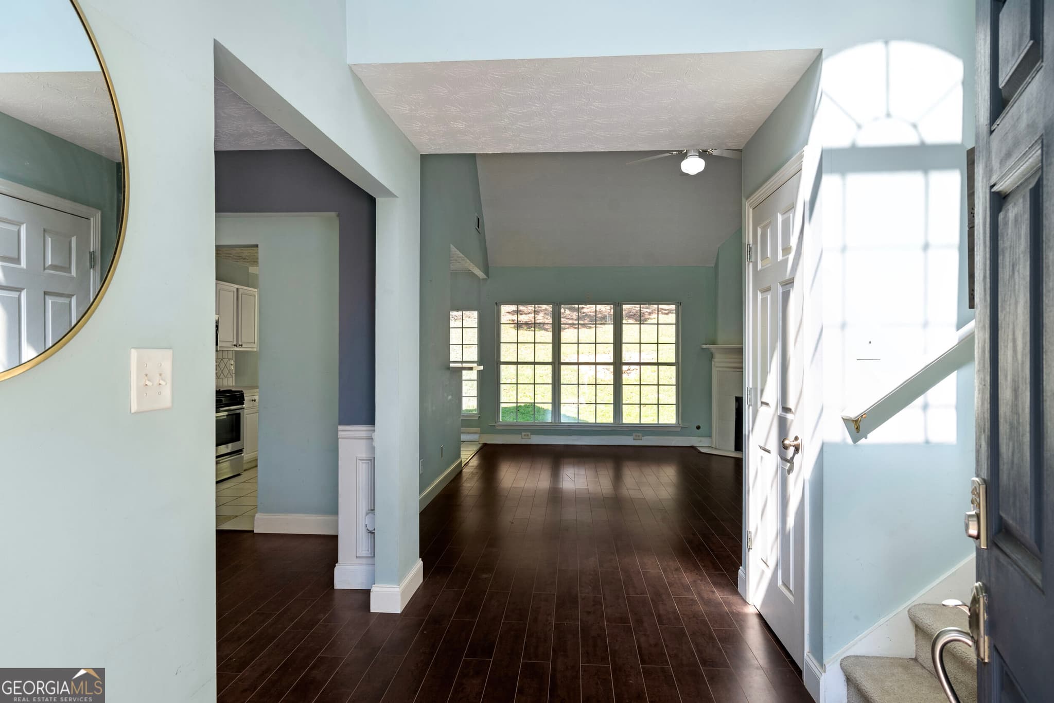 3 bedroom, 2 bathroom, 1,726 sq ft single family residence for sale at 4238 Riviere Point, Gainesville, GA 30507 — photo 4