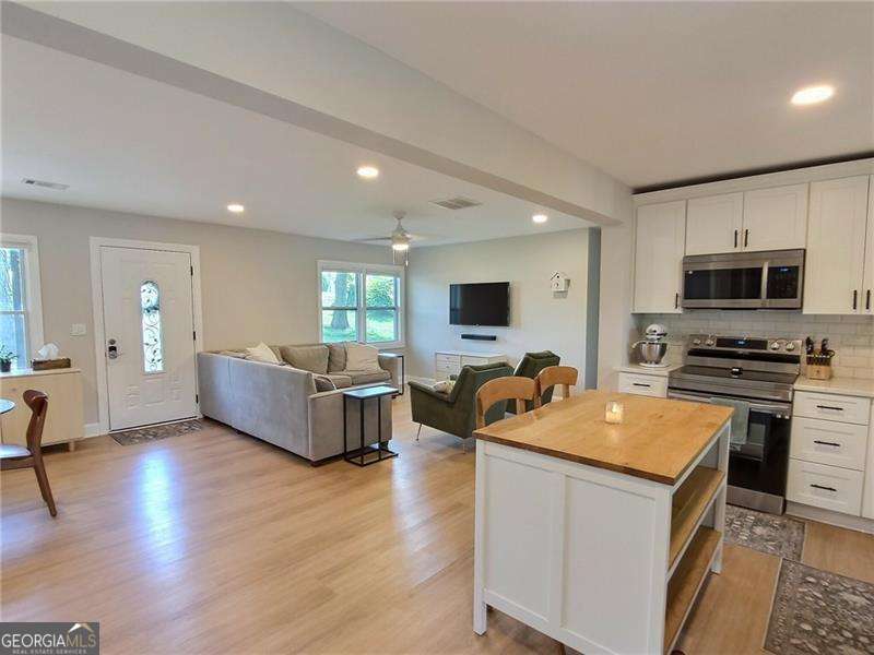 3 bedroom, 2 bathroom, 1,239 sq ft single family residence for sale at 3296 Old Concord Road, Smyrna, GA 30082 — photo 9