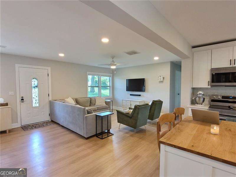 3 bedroom, 2 bathroom, 1,239 sq ft single family residence for sale at 3296 Old Concord Road, Smyrna, GA 30082 — photo 10