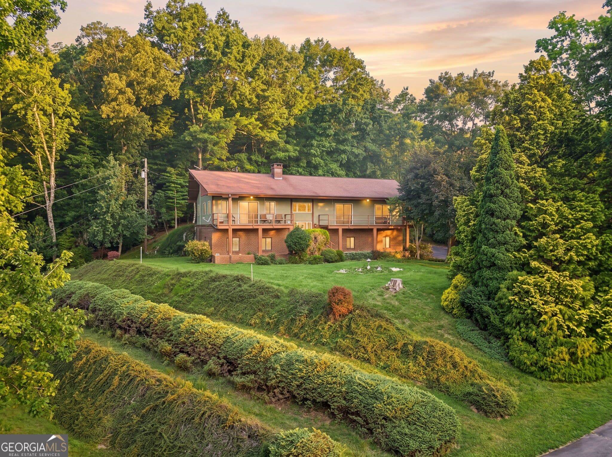 2 bedroom, 3 bathroom single family residence for sale at 1135 Daves Creek Road, Franklin, NC 28734 — photo 2