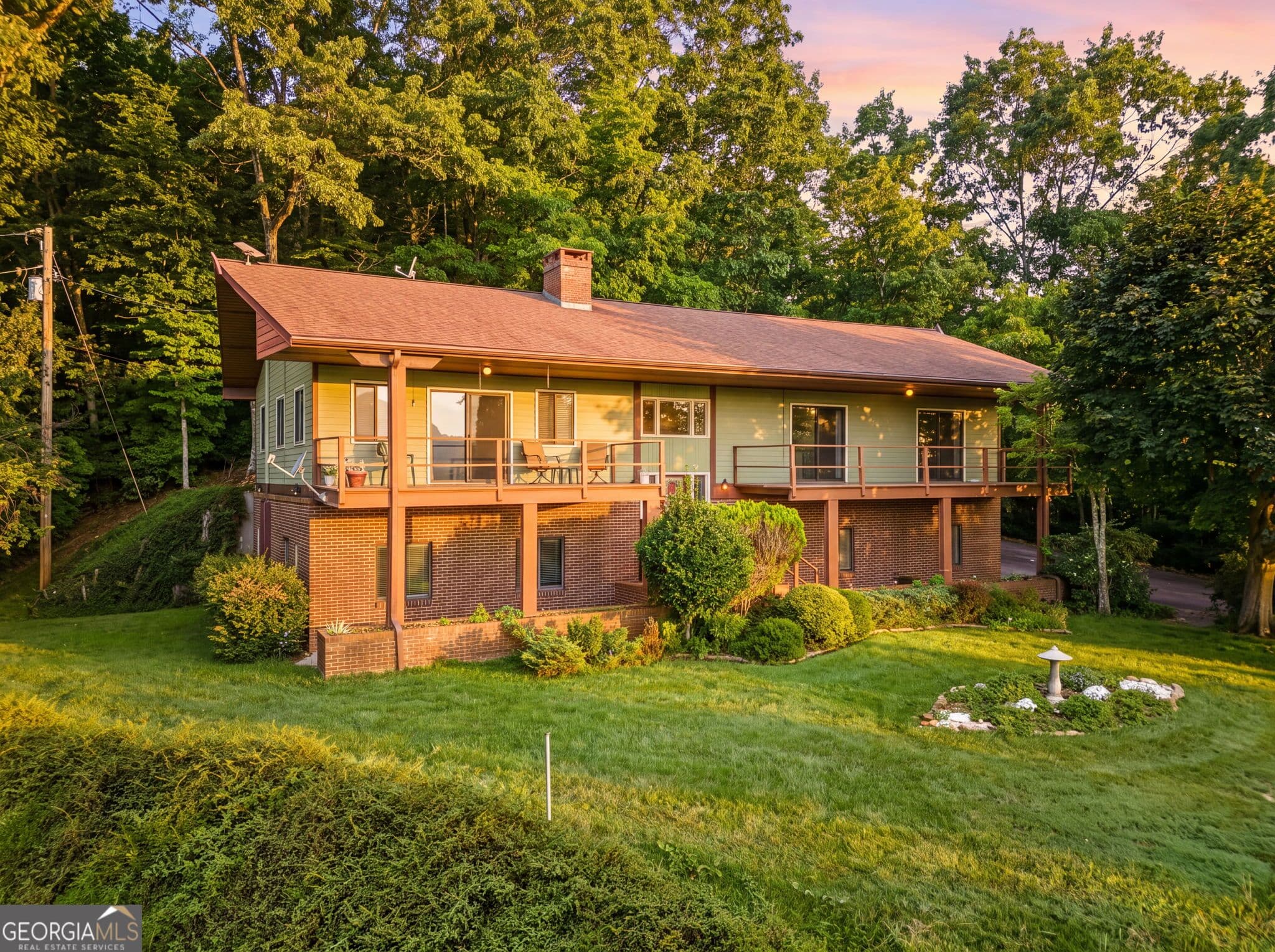 2 bedroom, 3 bathroom single family residence for sale at 1135 Daves Creek Road, Franklin, NC 28734 — photo 3