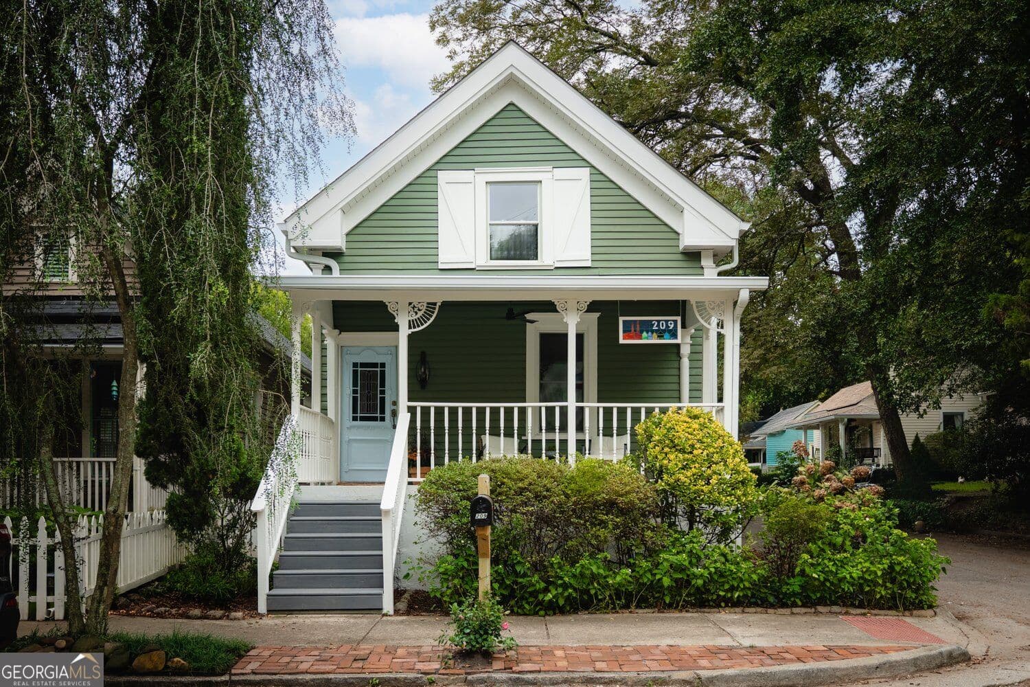 2 bedroom, 2 bathroom, 1,228 sq ft single family residence for sale at 209 Estoria Street, Atlanta, GA 30316 — photo 1 of 45
