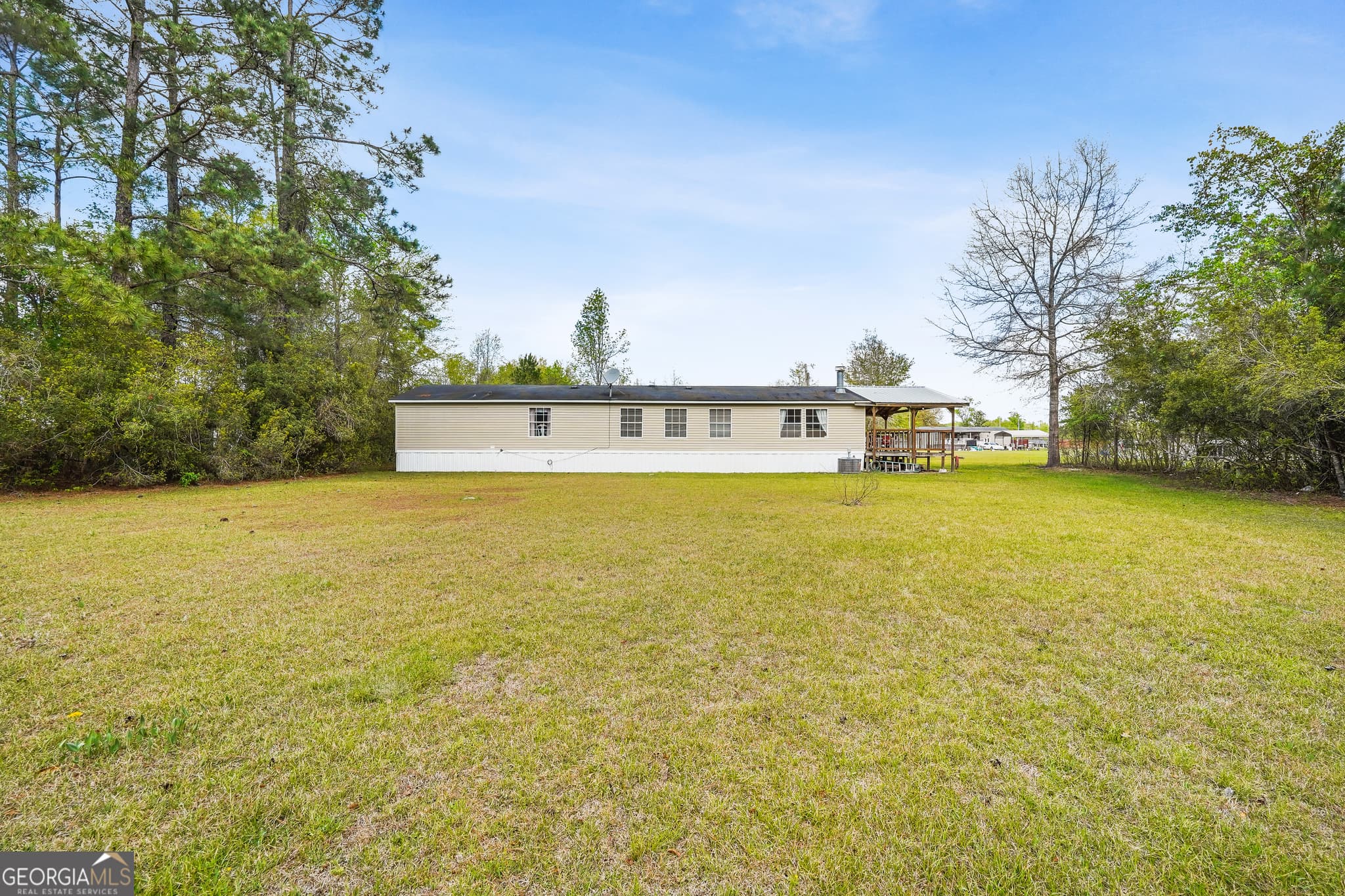 3 bedroom, 2.5 bathroom, 1,890 sq ft manufactured home,single family residence for sale at 1298 Lee Road, Pembroke, GA 31321