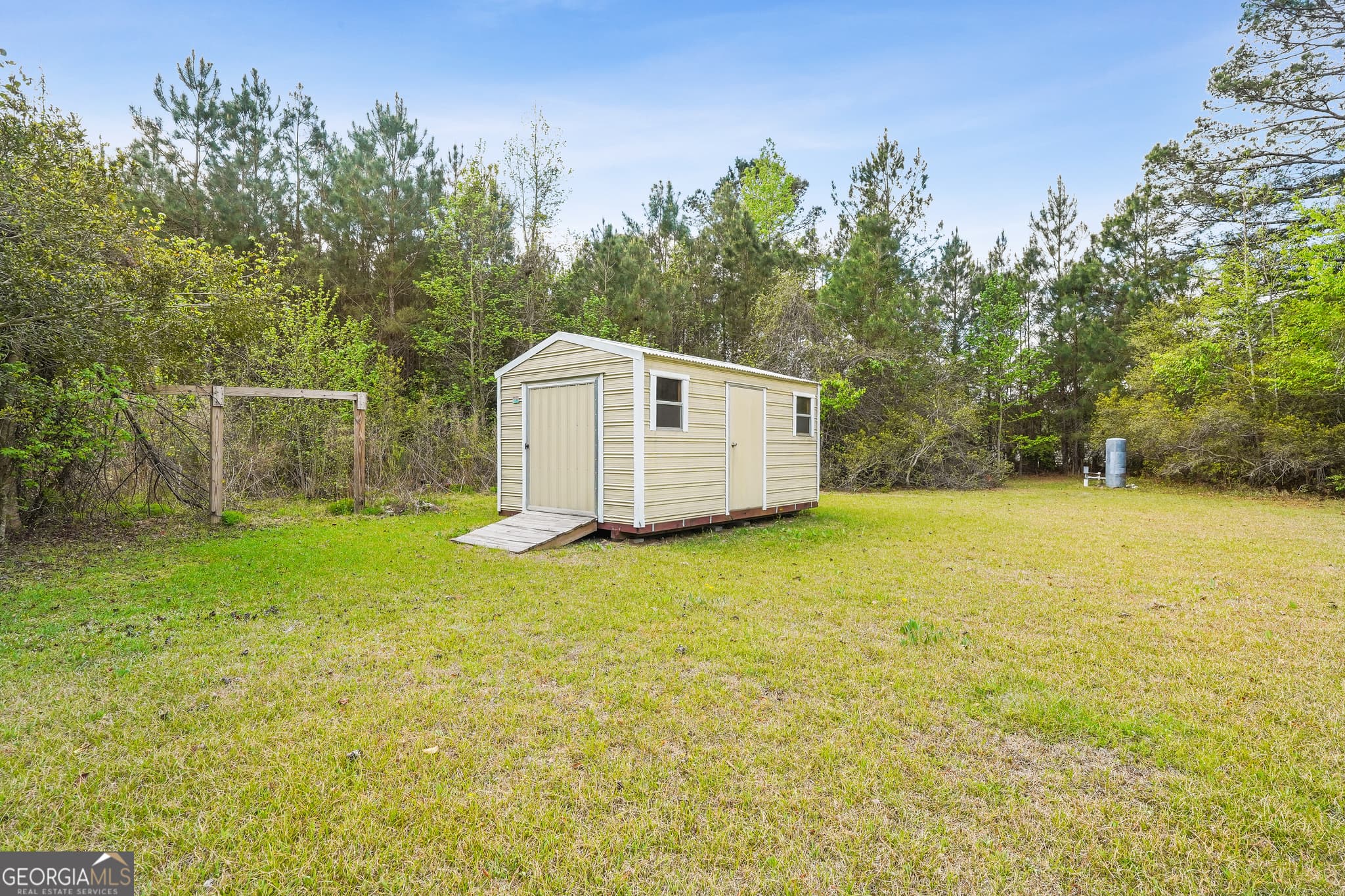 3 bedroom, 2.5 bathroom, 1,890 sq ft manufactured home,single family residence for sale at 1298 Lee Road, Pembroke, GA 31321 — photo 4