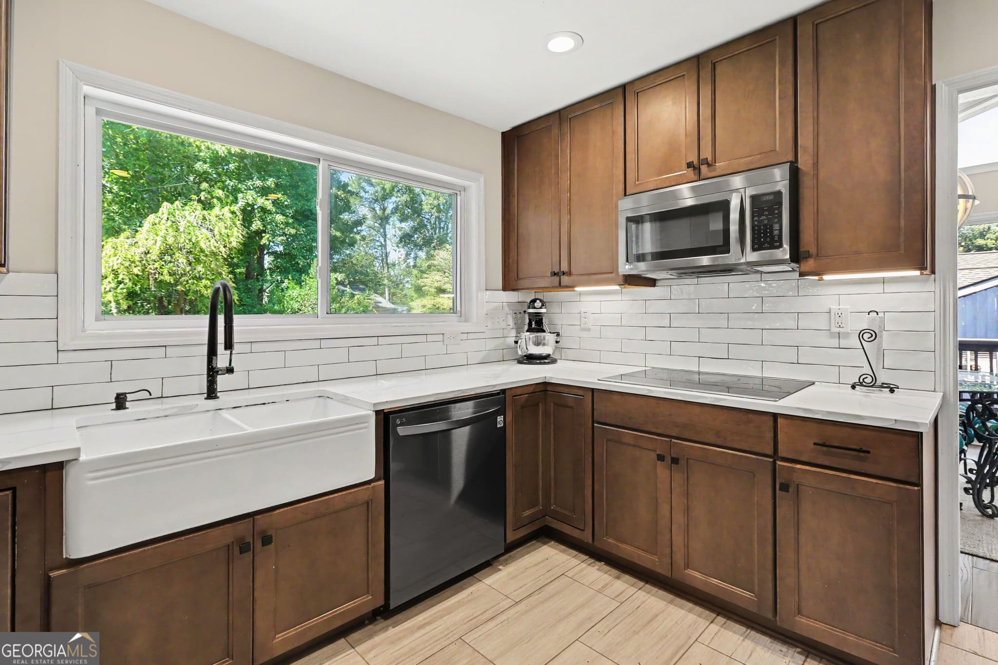 4 bedroom, 3 bathroom, 2,734 sq ft single family residence for rent at 3169 N Hembree Road, Marietta, GA 30062 for $3,100 a month — photo 10