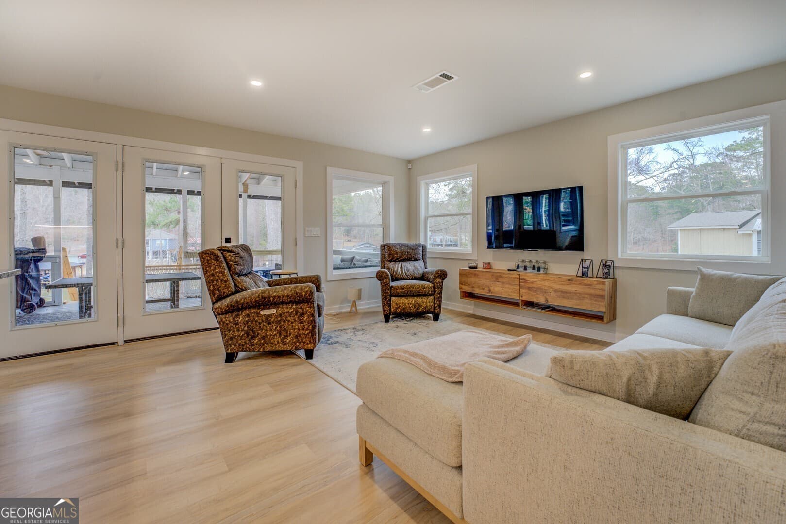 3 bedroom, 2 bathroom, 1,542 sq ft single family residence for sale at 480 Mitchell Road, Covington, GA 30014 — photo 2