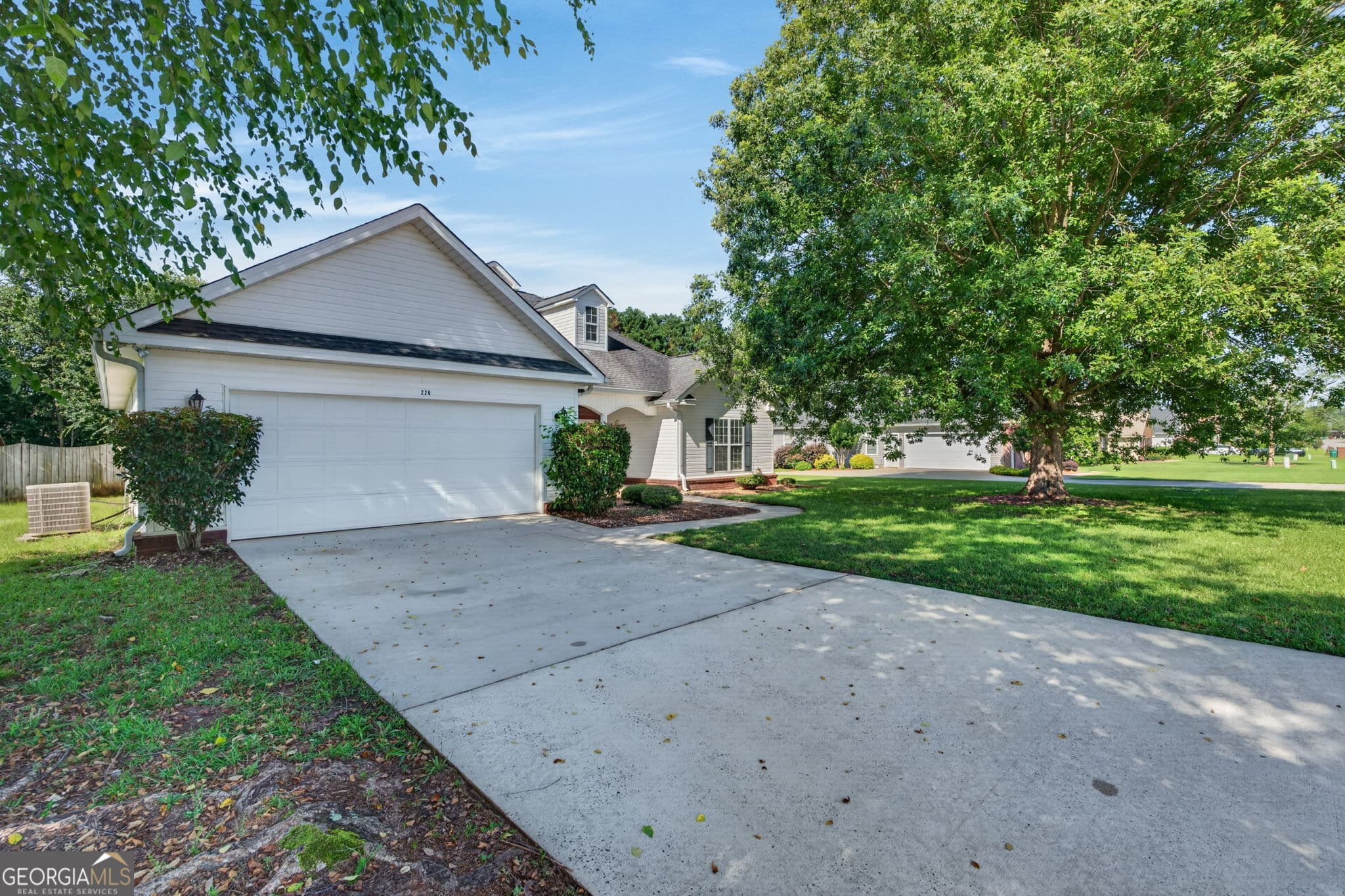 4 bedroom, 2 bathroom, 1,948 sq ft single family residence for sale at 226 Spring Chase Circle, Kathleen, GA 31047 — photo 2
