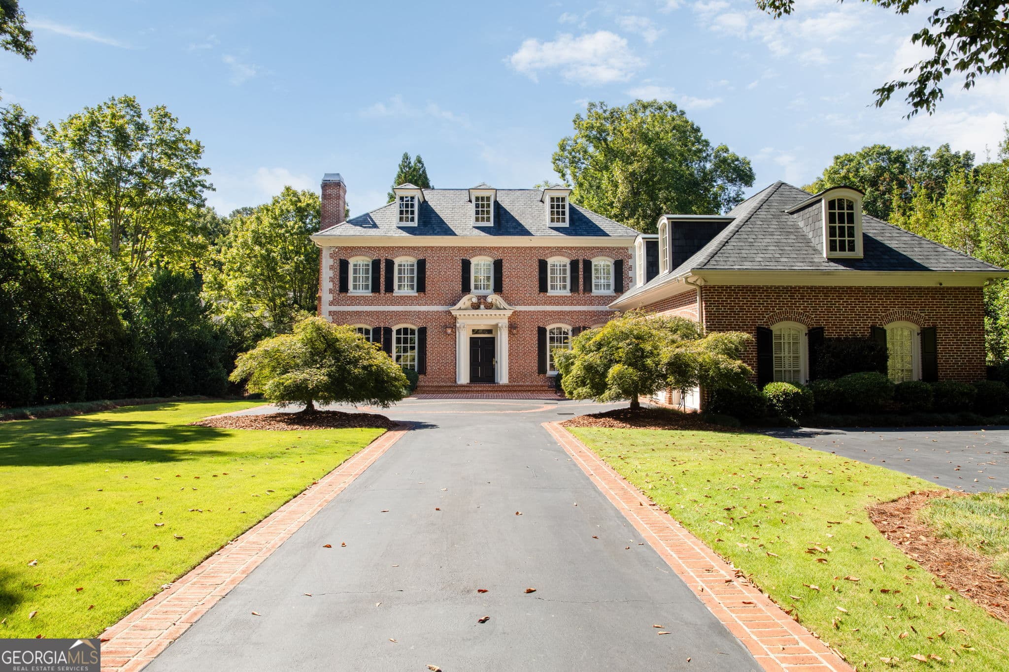 6 bedroom, 7 bathroom, 9,000 sq ft single family residence for sale at 134 Blackland Road, Atlanta, GA 30342 — photo 3