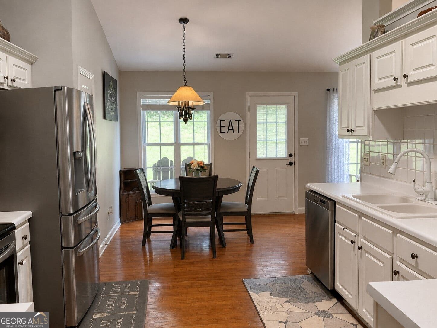 4 bedroom, 2 bathroom, 1,824 sq ft single family residence for sale at 1305 Overland Park Drive, Braselton, GA 30517 — photo 6