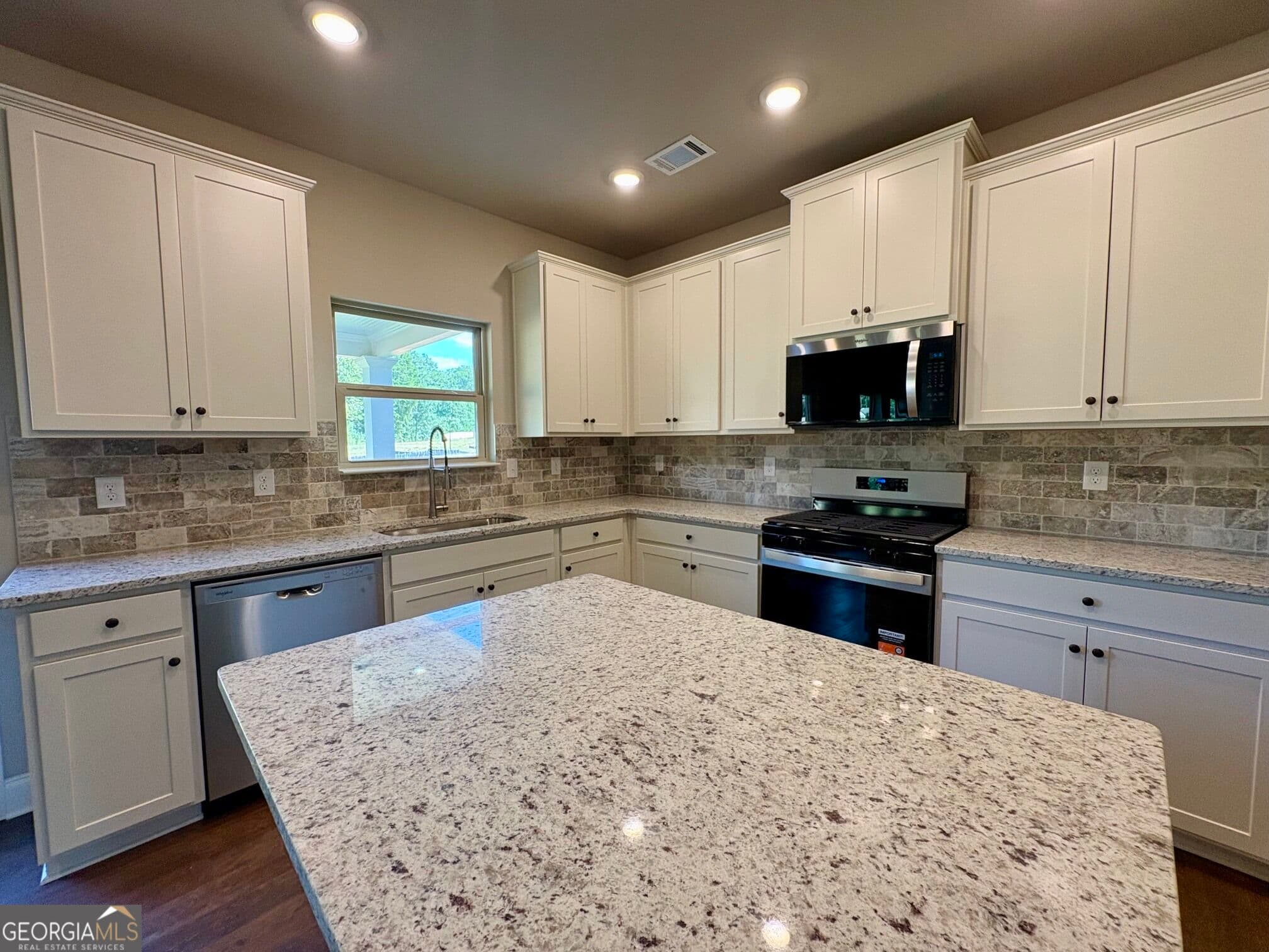 5 bedroom, 3.5 bathroom single family residence for sale at 1027 Lakeview Oaks Court 44-C, Grayson, GA 30017 — photo 9