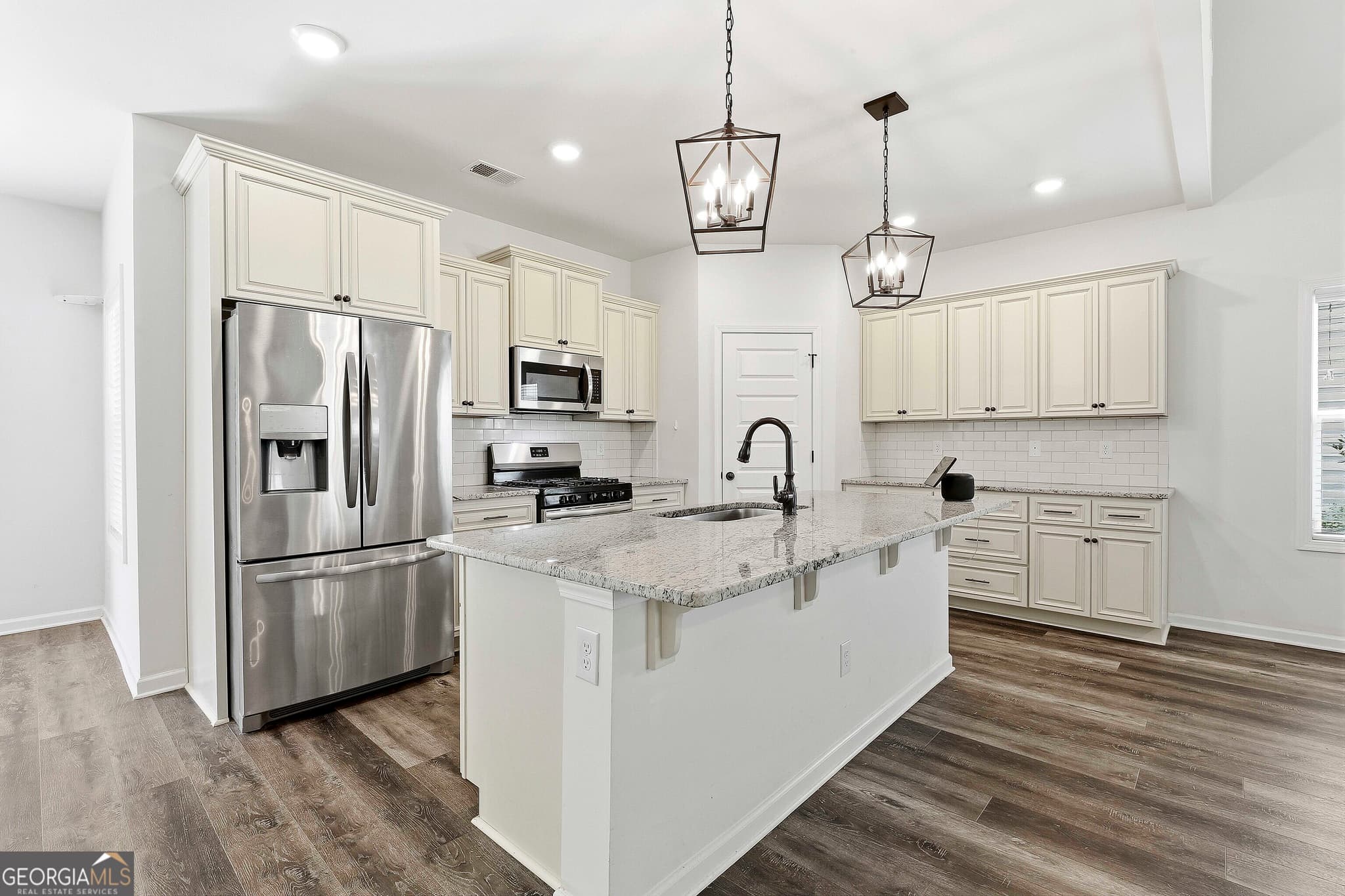 4 bedroom, 2.5 bathroom, 2,831 sq ft single family residence for sale at 245 Southridge, Senoia, GA 30276 — photo 10