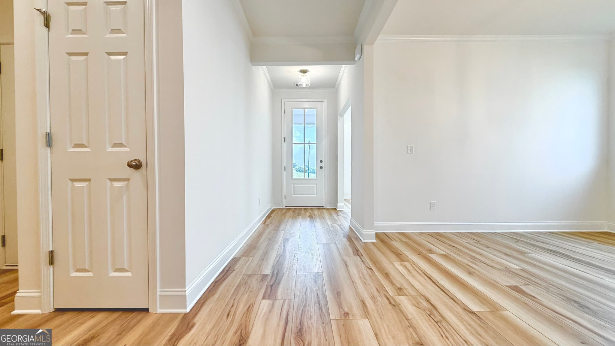 3 bedroom, 2.5 bathroom, 2,200 sq ft single family residence for sale at 311 Grand Wehunt Drive, Hoschton, GA 30548 — photo 5