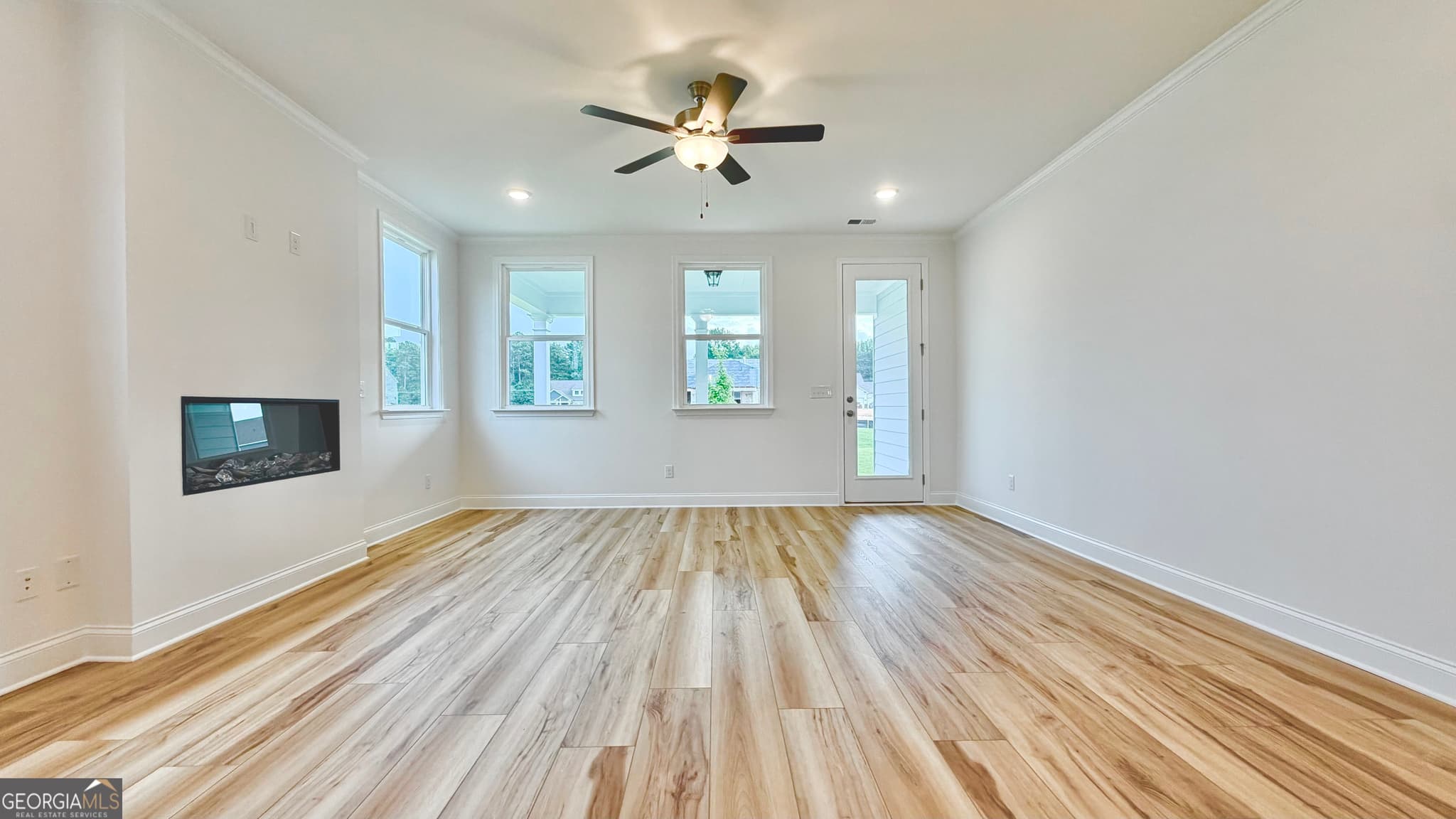 3 bedroom, 2.5 bathroom, 2,200 sq ft single family residence for sale at 311 Grand Wehunt Drive, Hoschton, GA 30548 — photo 9