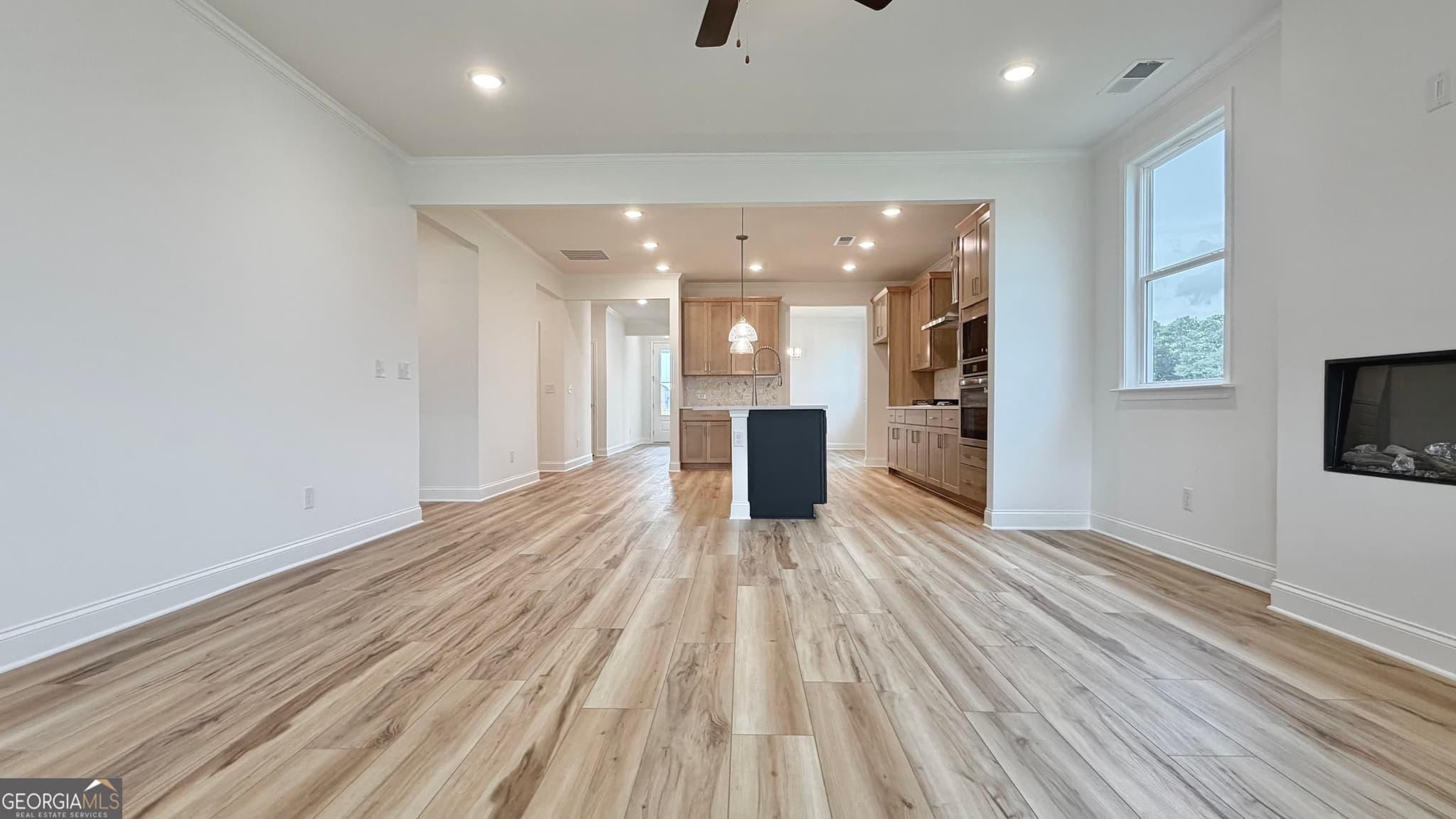 3 bedroom, 2.5 bathroom, 2,200 sq ft single family residence for sale at 311 Grand Wehunt Drive, Hoschton, GA 30548 — photo 10