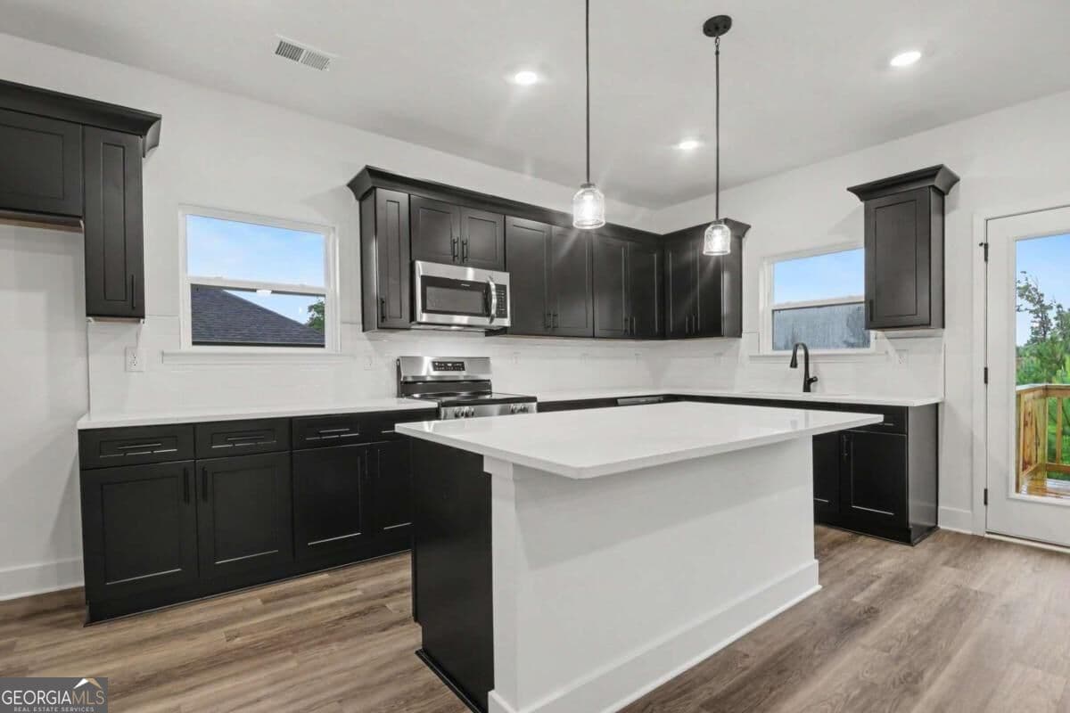 6 bedroom, 5 bathroom, 3,681 sq ft single family residence for sale at 261 Thunder Valley, Dawsonville, GA 30534 — photo 7