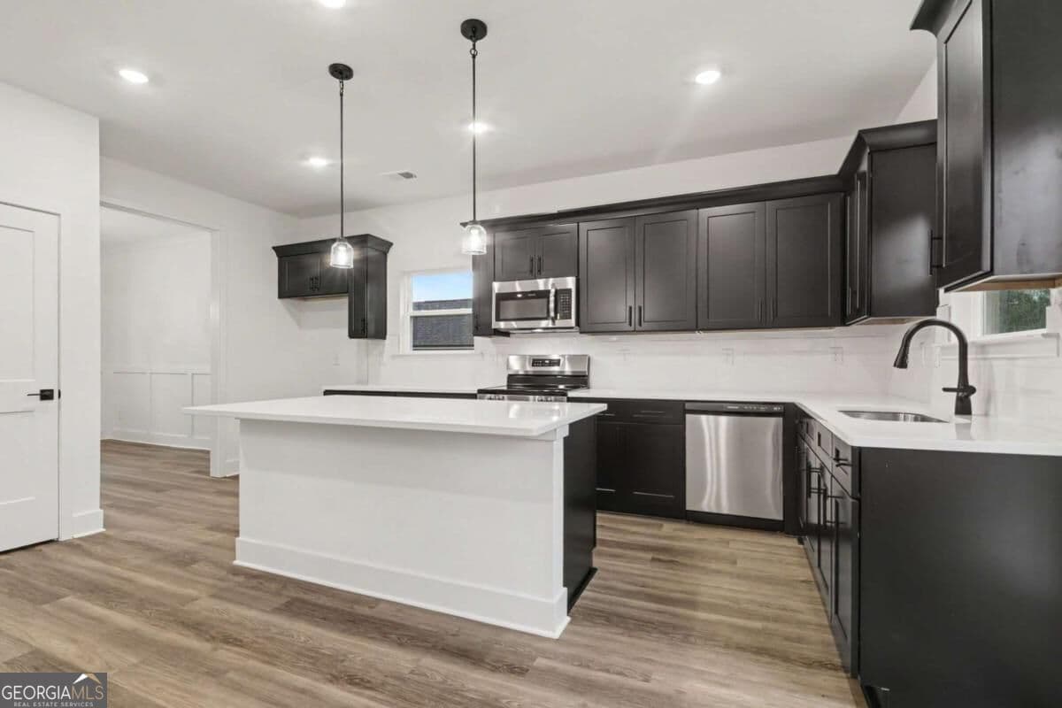 6 bedroom, 5 bathroom, 3,681 sq ft single family residence for sale at 261 Thunder Valley, Dawsonville, GA 30534 — photo 8